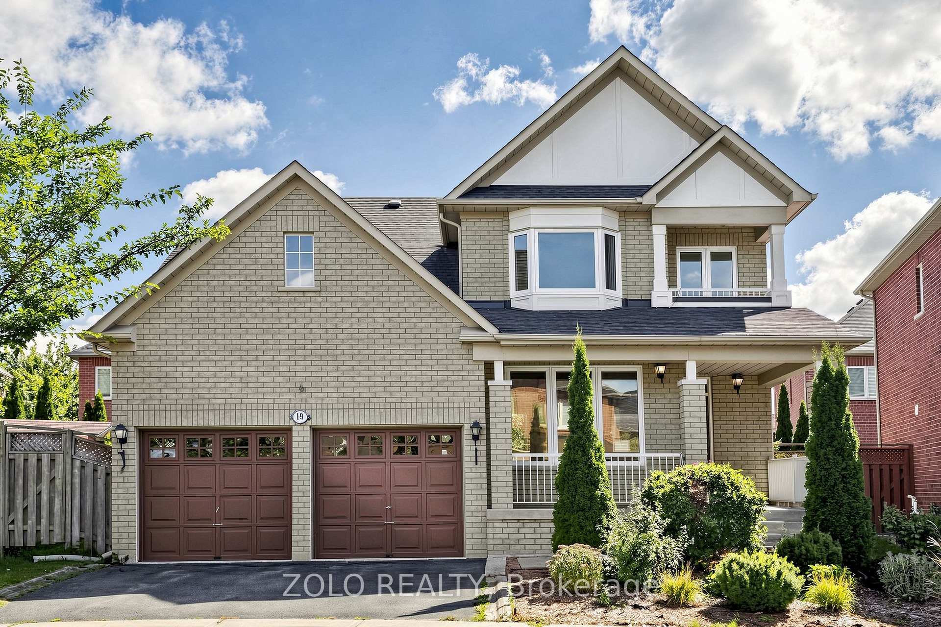 Photo 4 of 19 Waldron Crescent, Richmond Hill, Oak Ridges — HOMEH