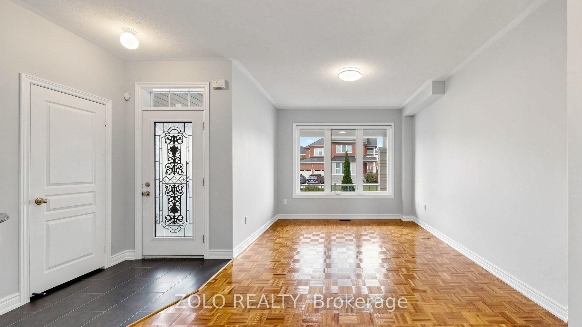 Photo 9 of 19 Waldron Crescent, Richmond Hill, Oak Ridges — HOMEH
