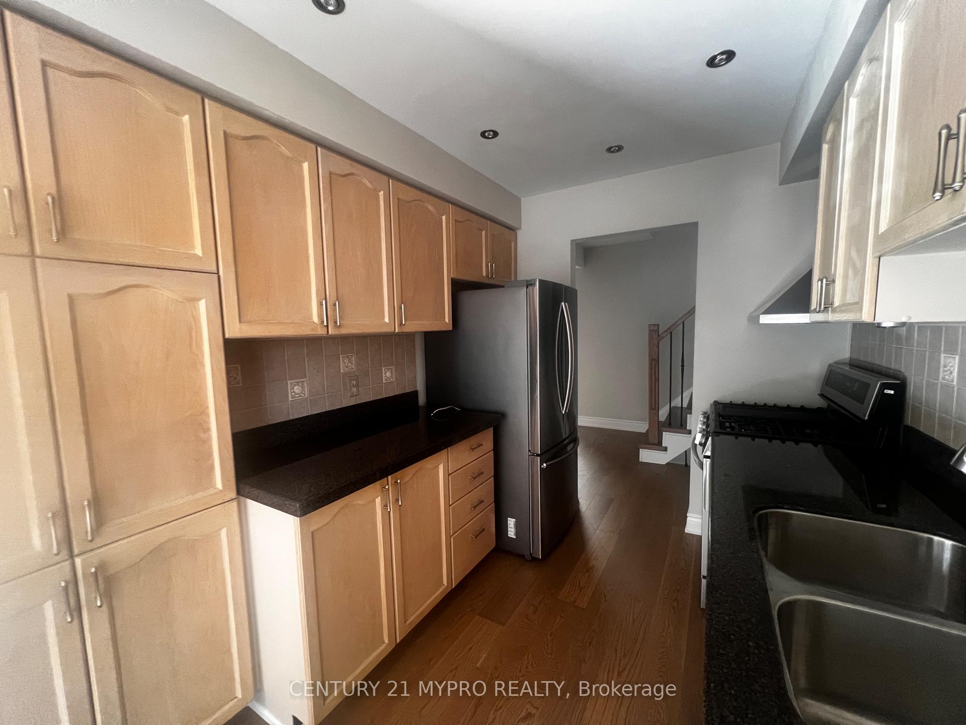 Photo 29 of 163 Romain Crescent, Oakville, College Park — HOMEH