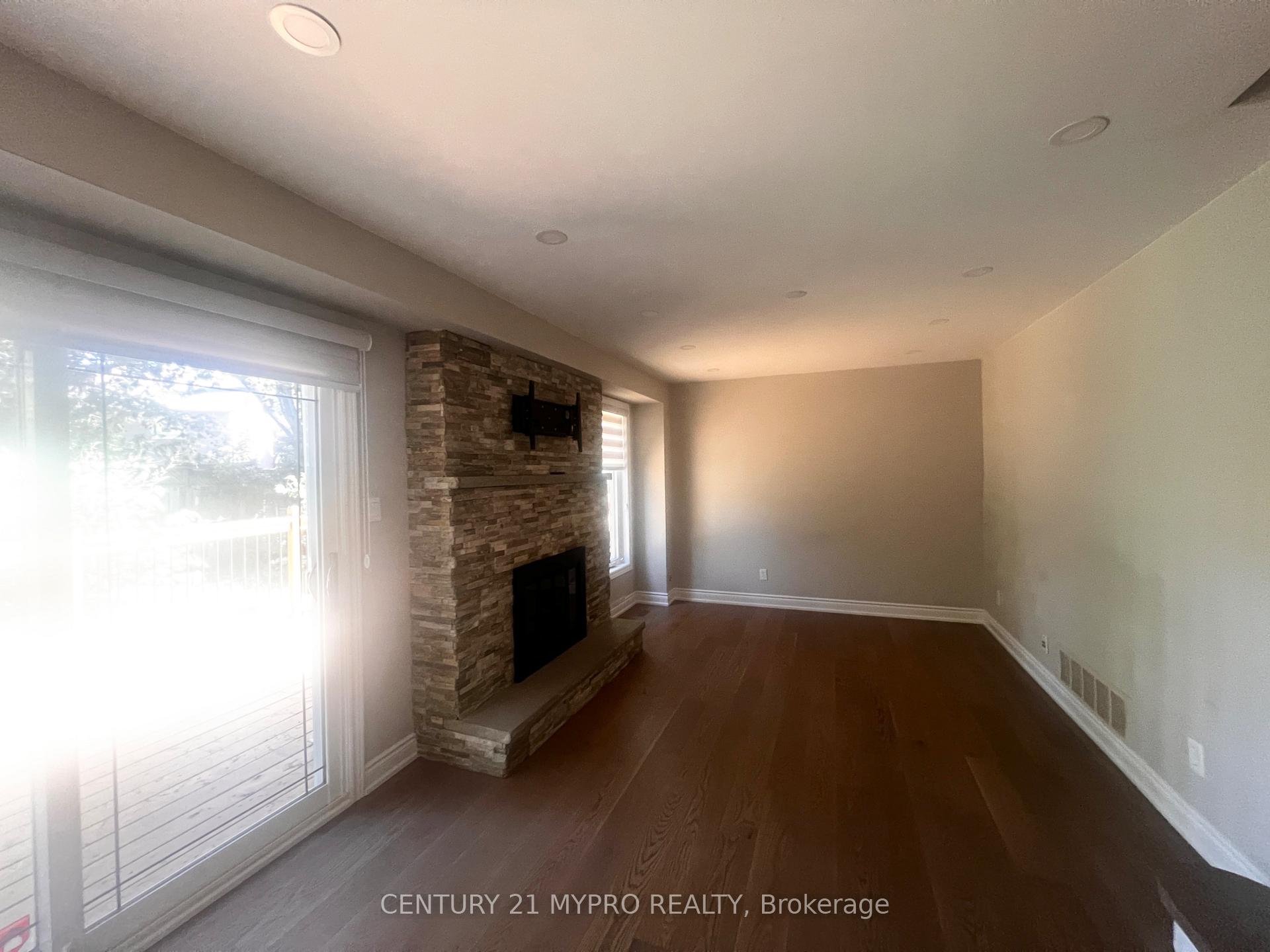 Photo 34 of 163 Romain Crescent, Oakville, College Park — HOMEH