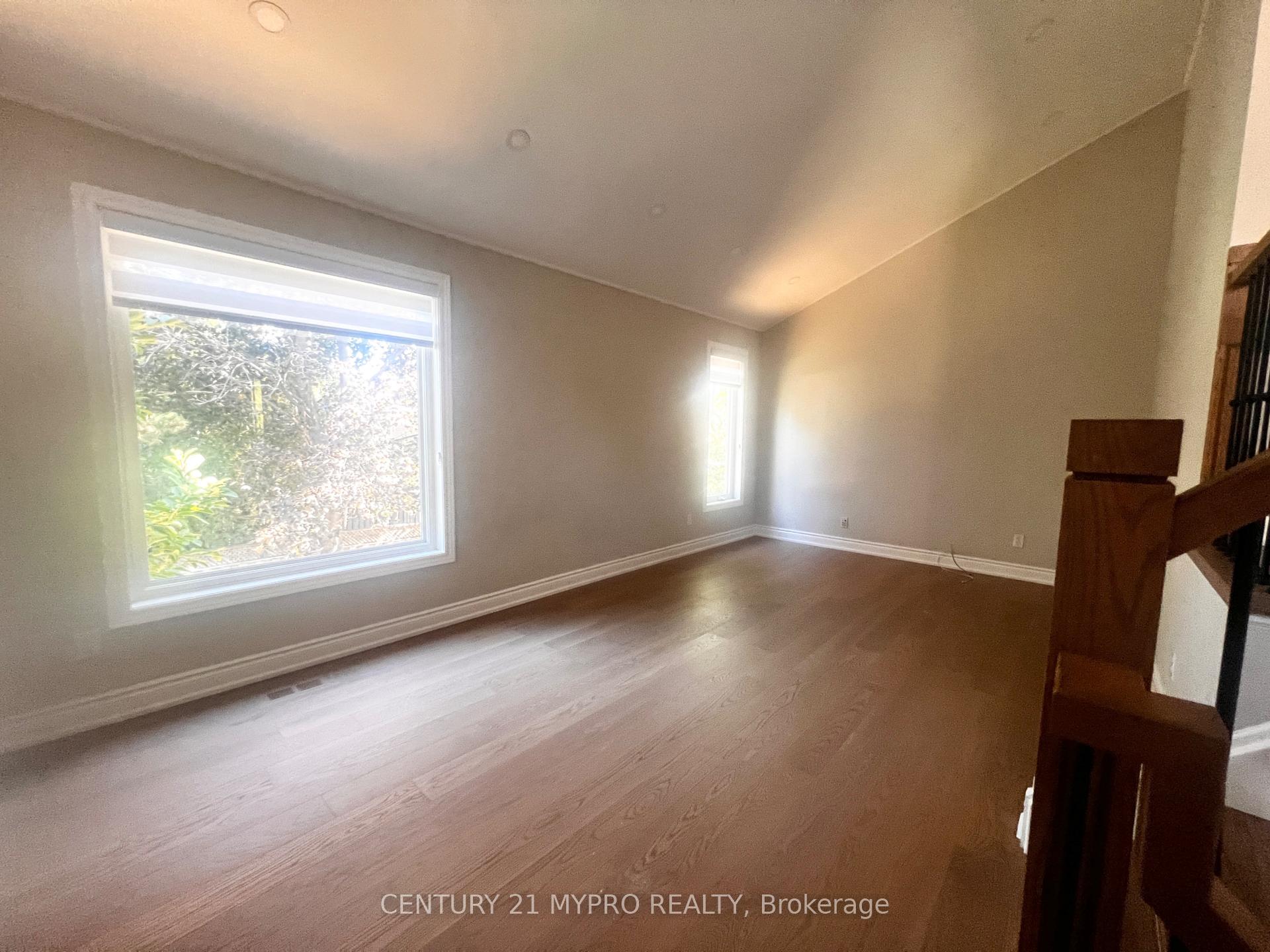 Photo 52 of 163 Romain Crescent, Oakville, College Park — HOMEH