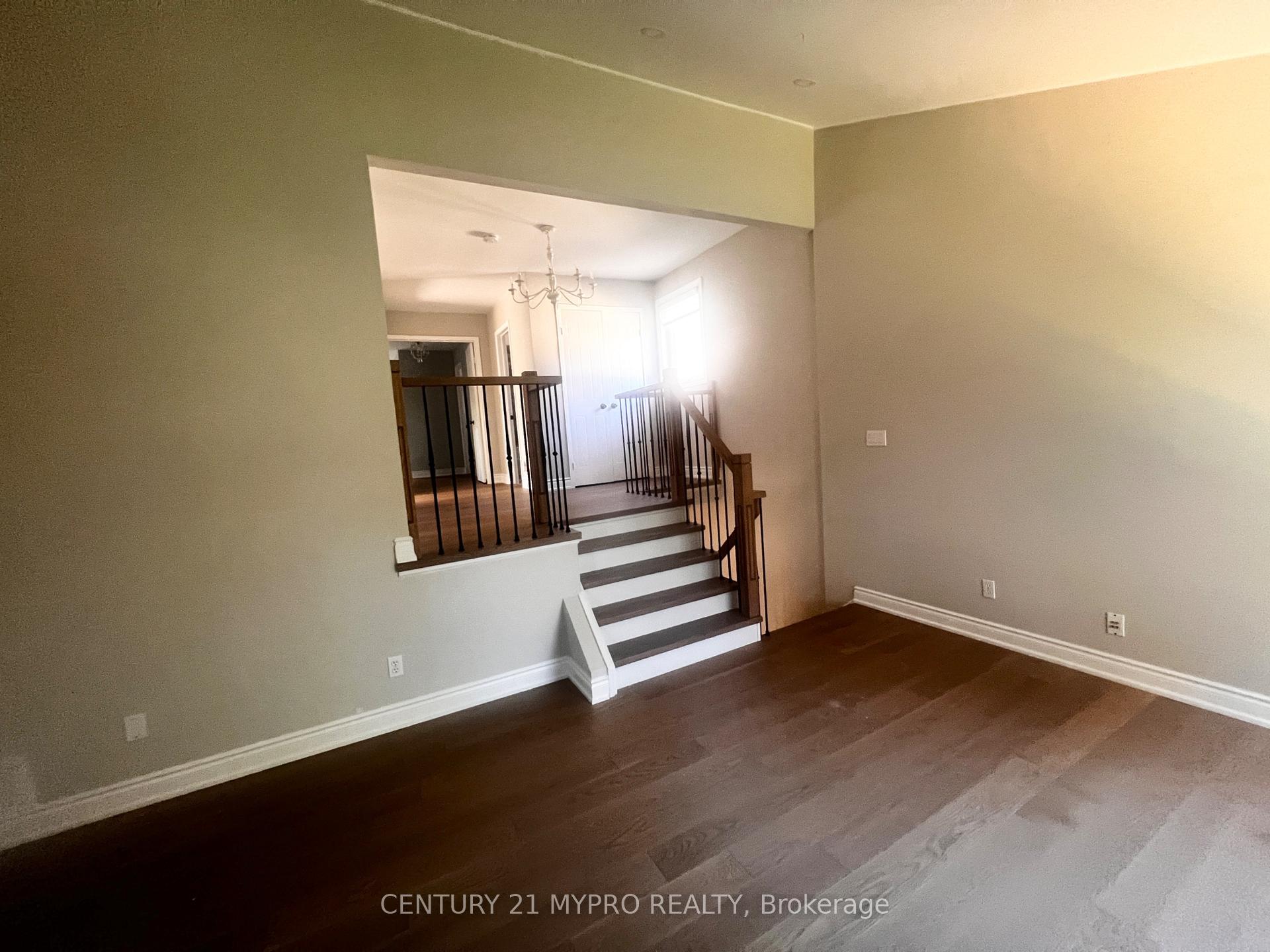 Photo 62 of 163 Romain Crescent, Oakville, College Park — HOMEH