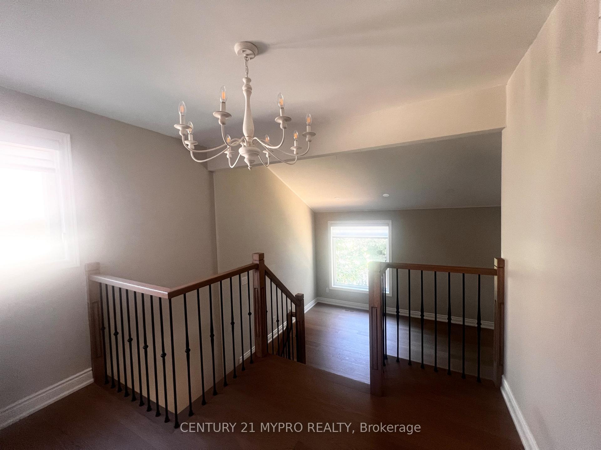 Photo 74 of 163 Romain Crescent, Oakville, College Park — HOMEH