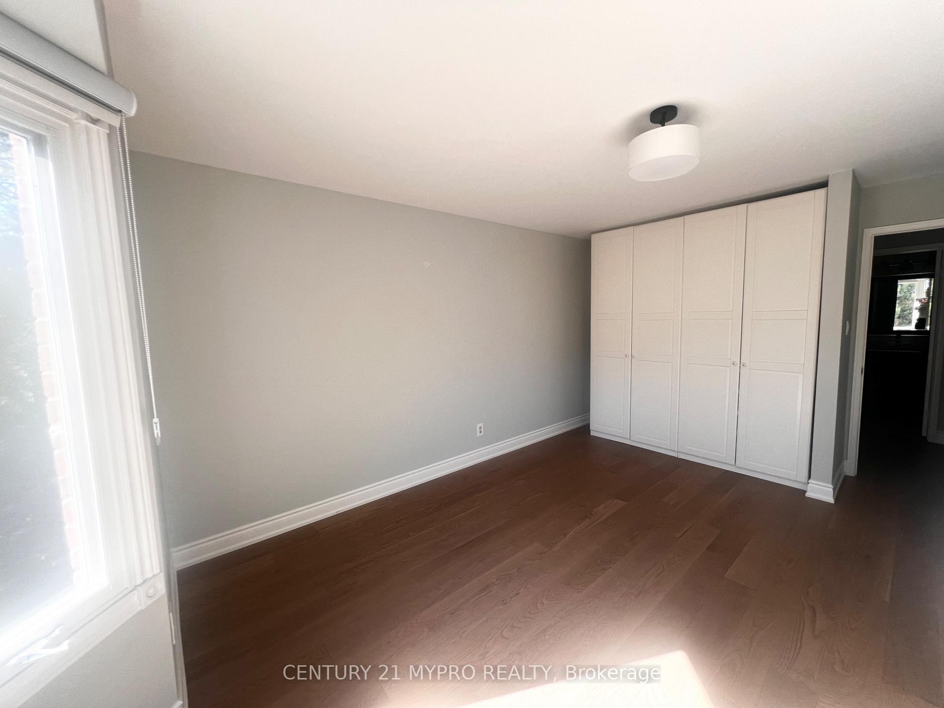 Photo 83 of 163 Romain Crescent, Oakville, College Park — HOMEH