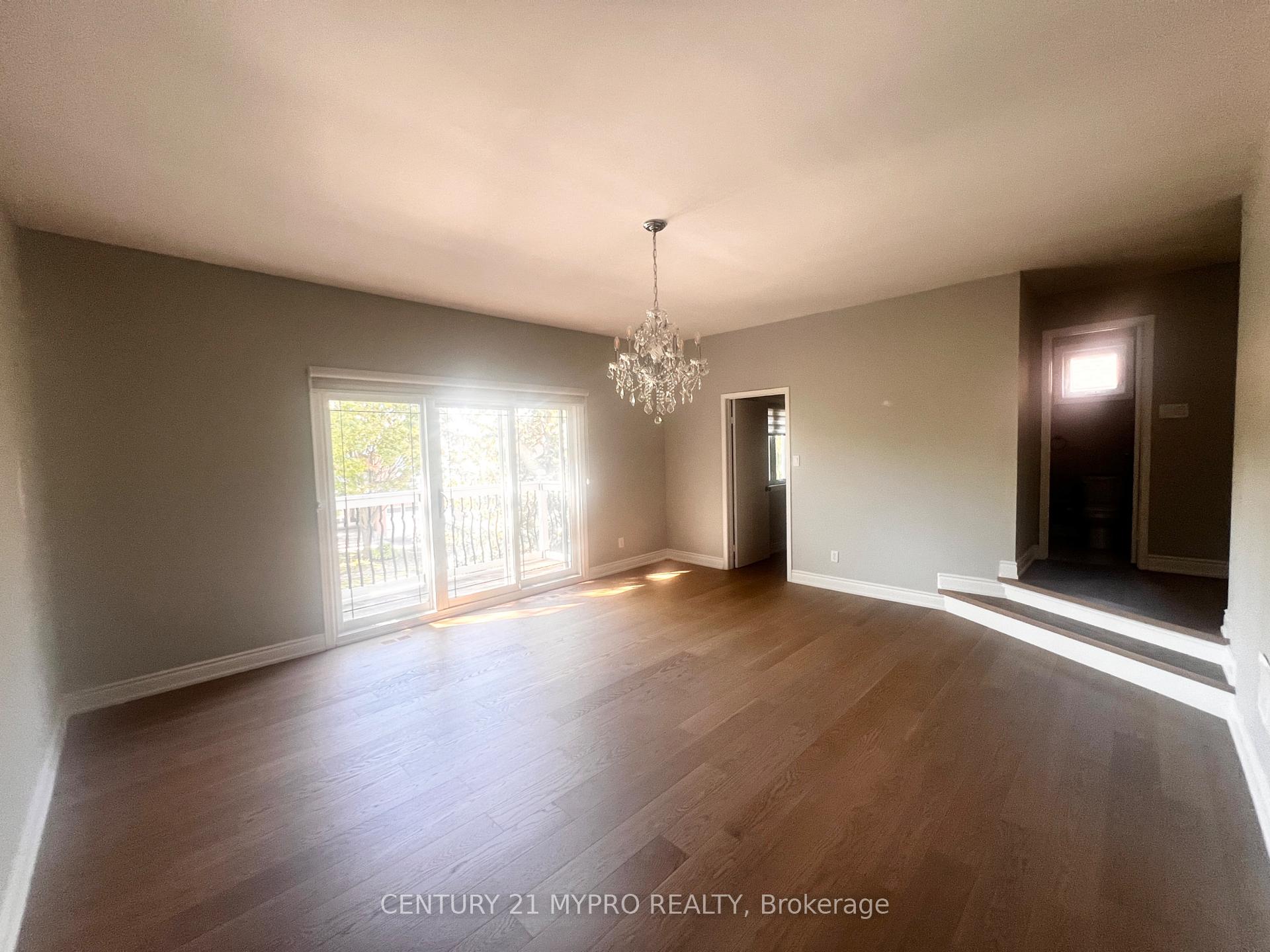 Photo 103 of 163 Romain Crescent, Oakville, College Park — HOMEH