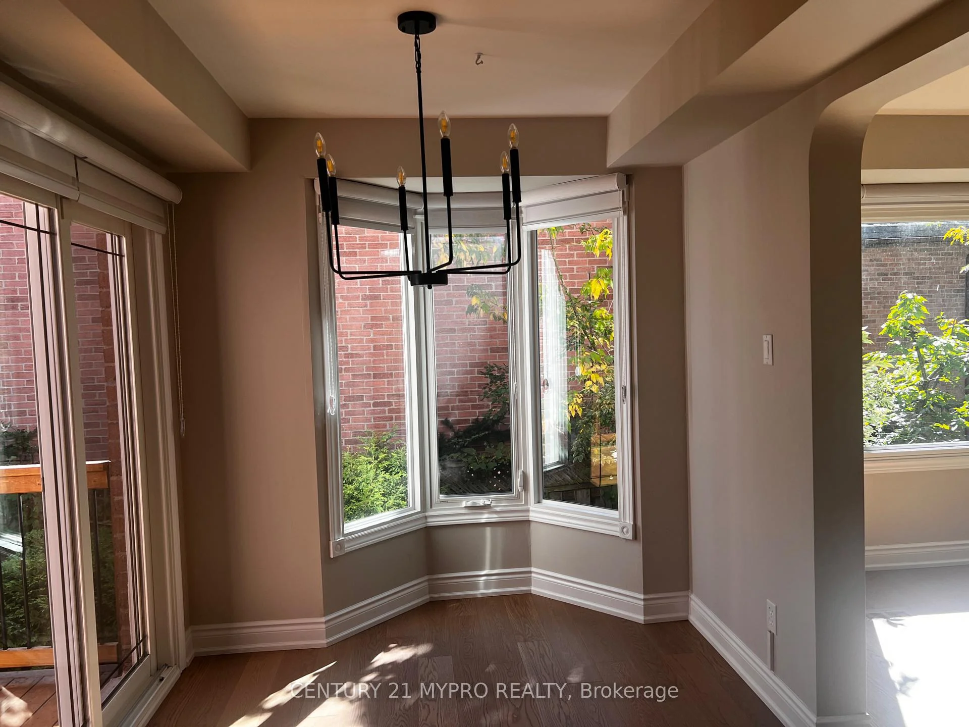 Photo 14 of 163 Romain Crescent, Oakville, College Park — HOMEH