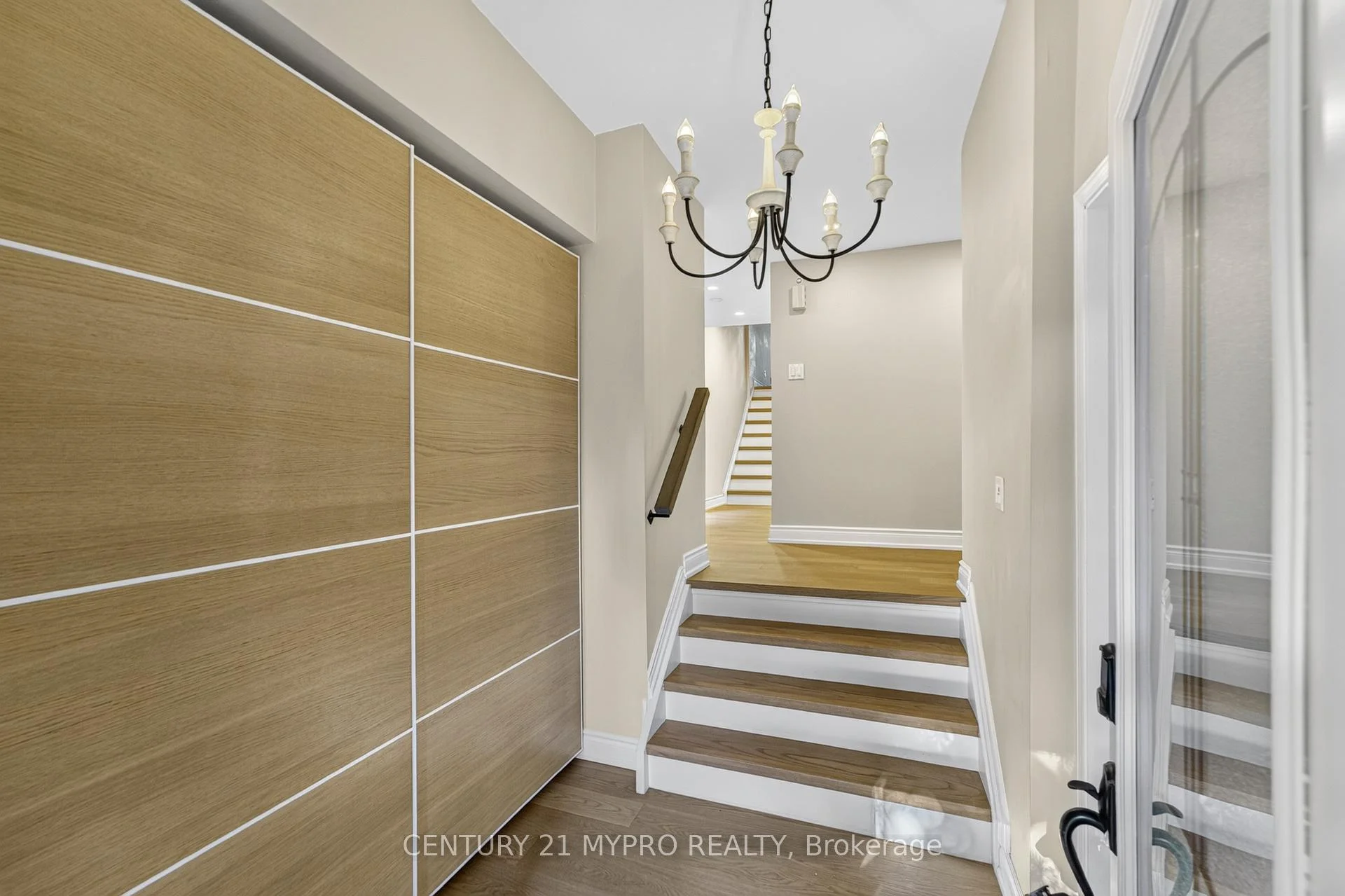 Photo 20 of 163 Romain Crescent, Oakville, College Park — HOMEH