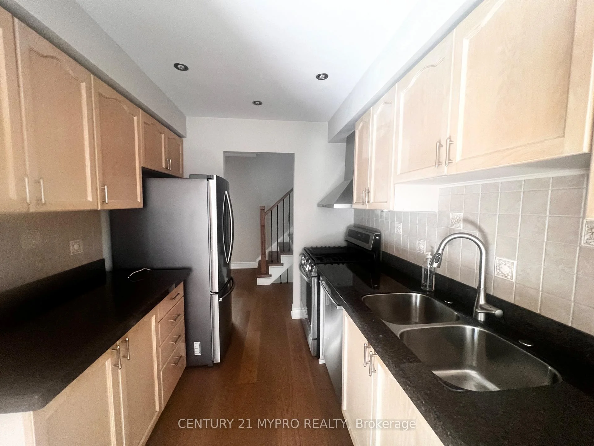 Photo 23 of 163 Romain Crescent, Oakville, College Park — HOMEH