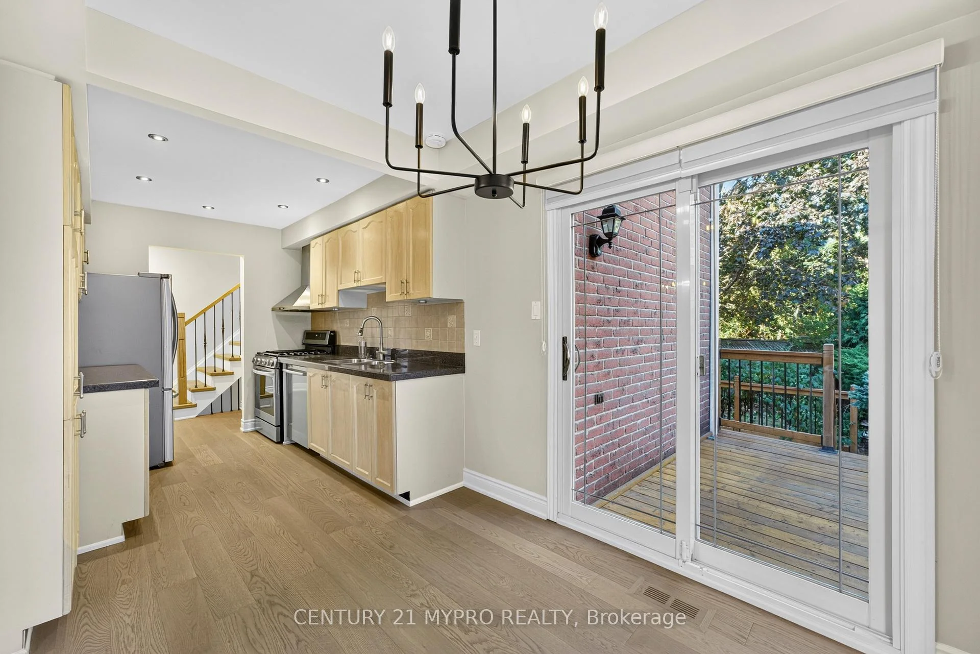 Photo 33 of 163 Romain Crescent, Oakville, College Park — HOMEH