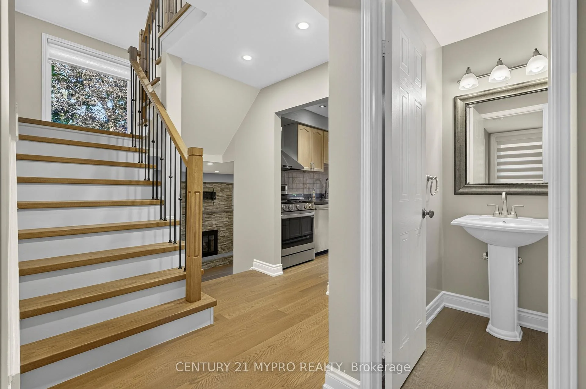 Photo 50 of 163 Romain Crescent, Oakville, College Park — HOMEH
