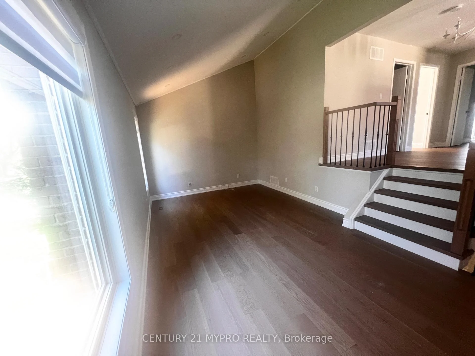 Photo 54 of 163 Romain Crescent, Oakville, College Park — HOMEH