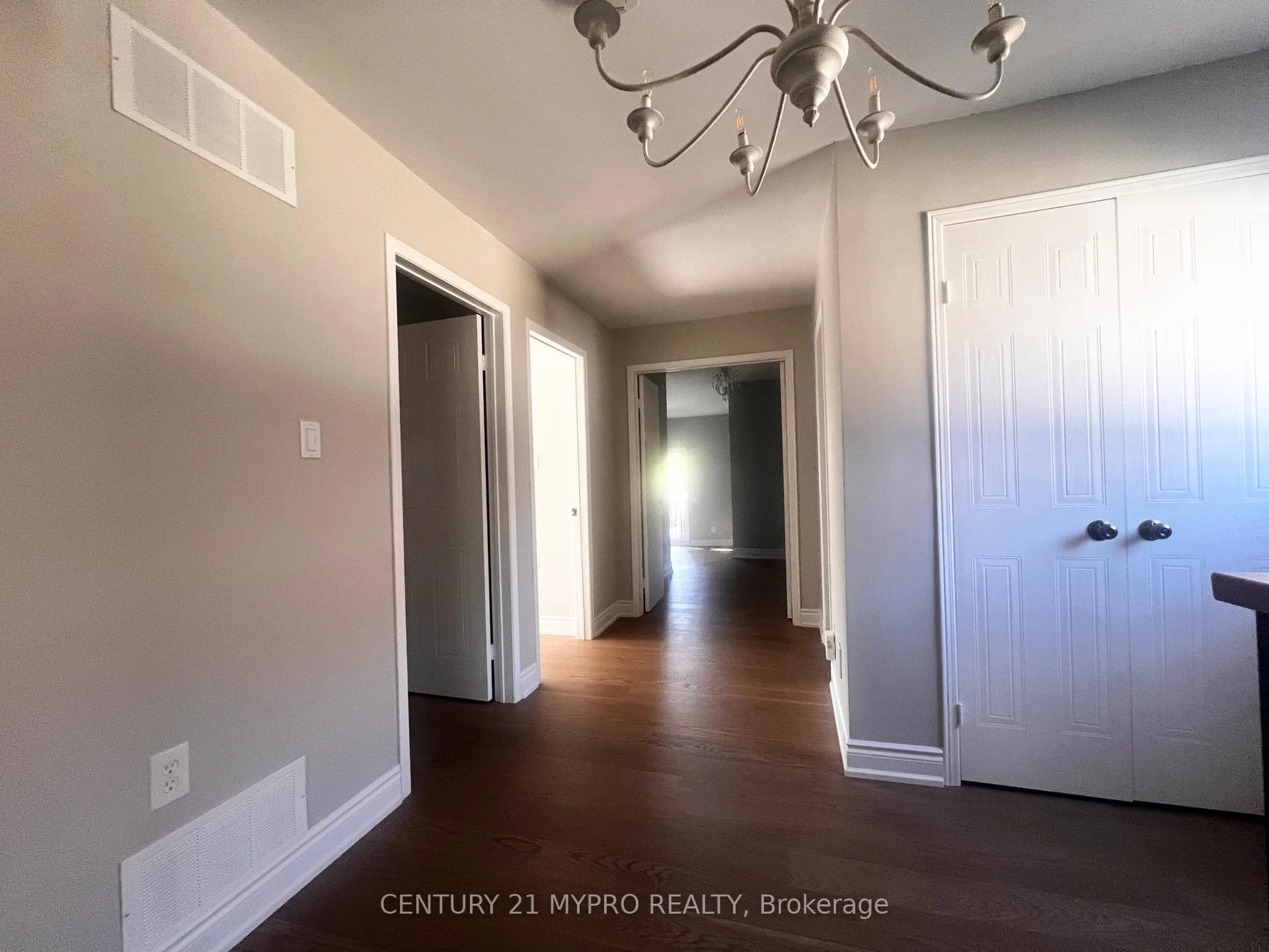 Photo 64 of 163 Romain Crescent, Oakville, College Park — HOMEH