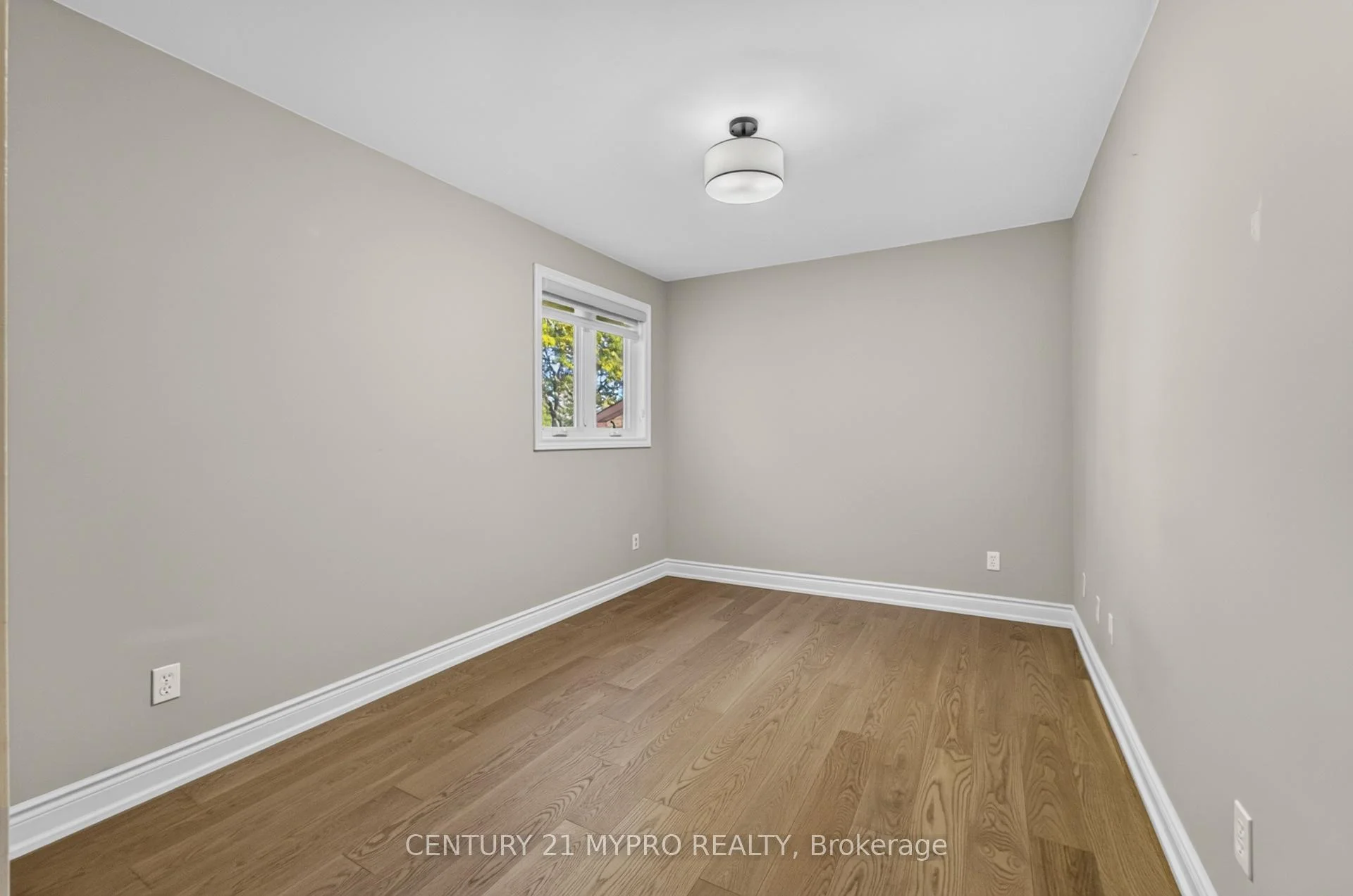 Photo 88 of 163 Romain Crescent, Oakville, College Park — HOMEH
