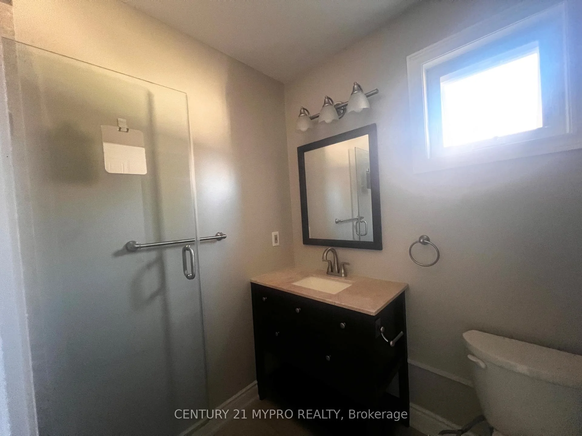 Photo 95 of 163 Romain Crescent, Oakville, College Park — HOMEH