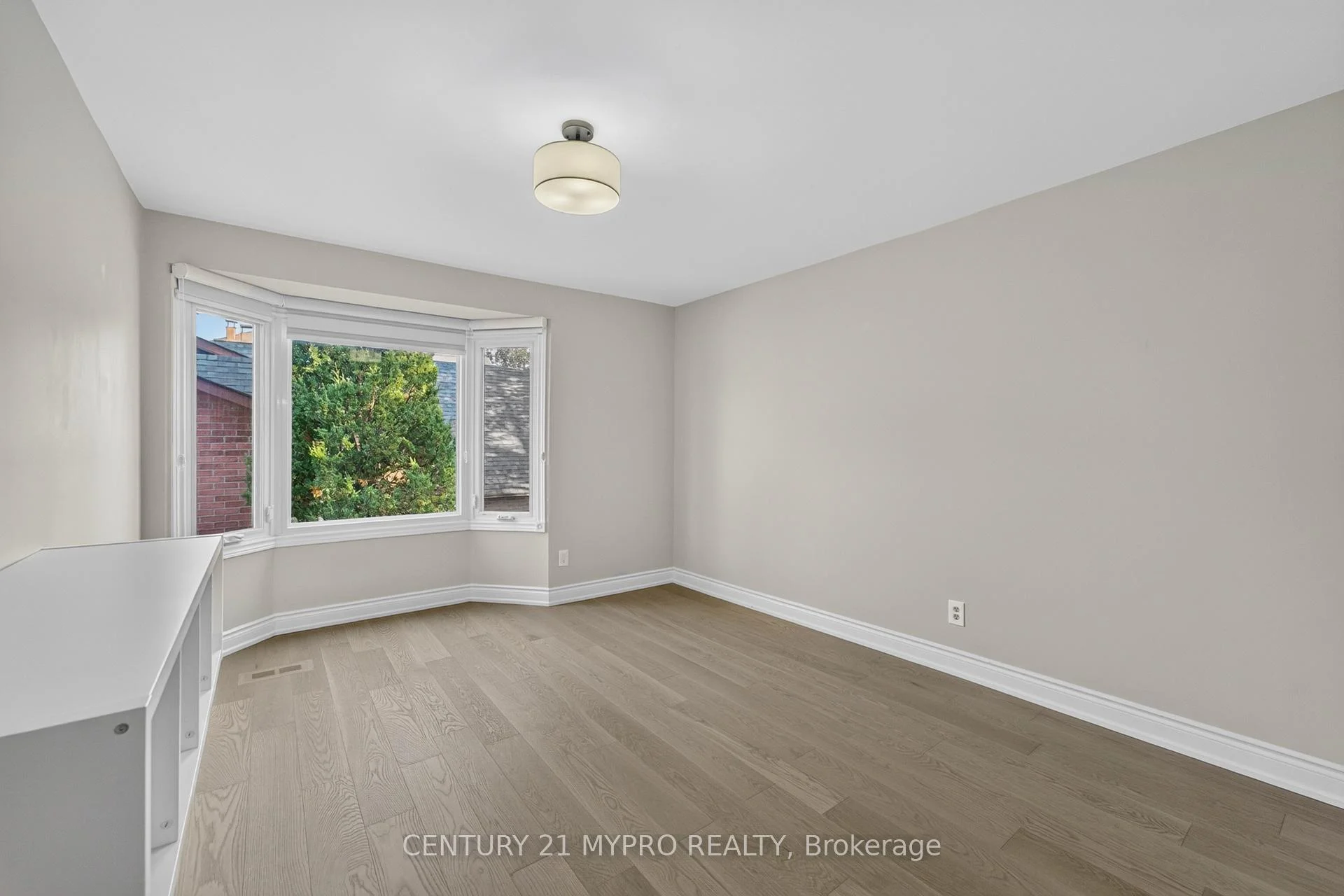 Photo 96 of 163 Romain Crescent, Oakville, College Park — HOMEH