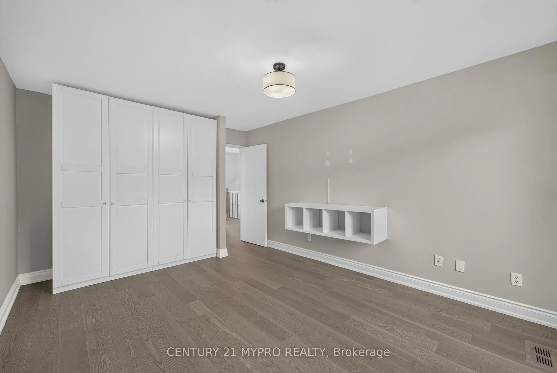 Photo 99 of 163 Romain Crescent, Oakville, College Park — HOMEH