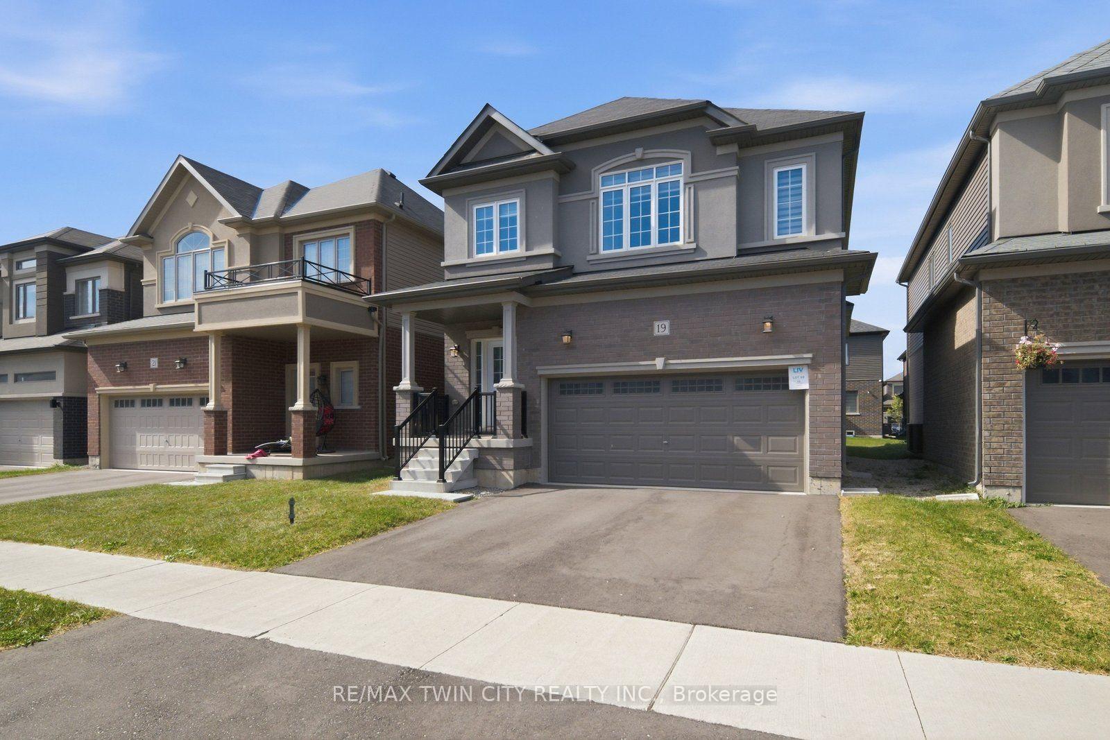 Photo 2 of 19 Tooker Drive, Brantford, Empire South — HOMEH