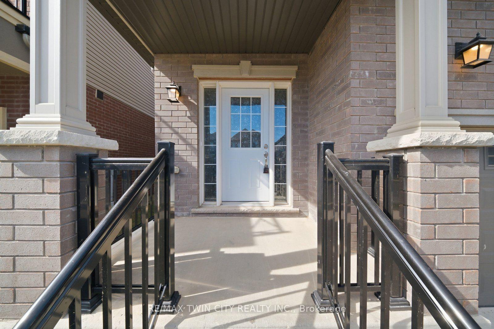 Photo 4 of 19 Tooker Drive, Brantford, Empire South — HOMEH