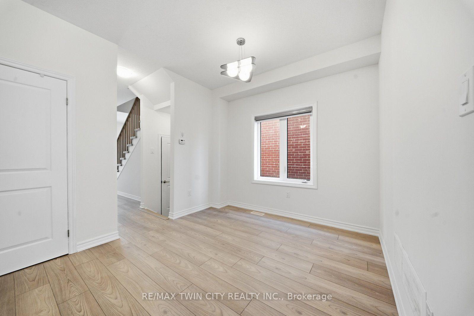 Photo 7 of 19 Tooker Drive, Brantford, Empire South — HOMEH