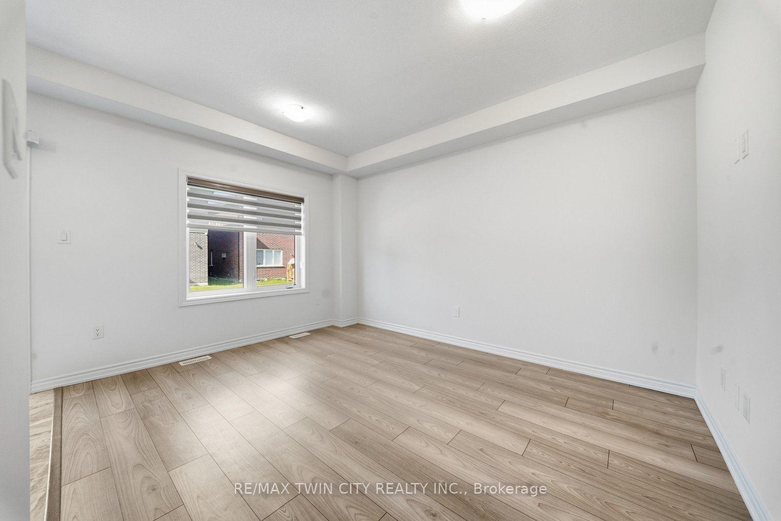 Photo 8 of 19 Tooker Drive, Brantford, Empire South — HOMEH