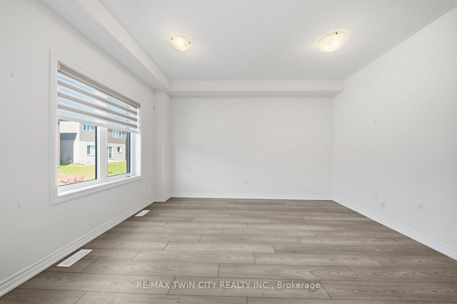 Photo 9 of 19 Tooker Drive, Brantford, Empire South — HOMEH