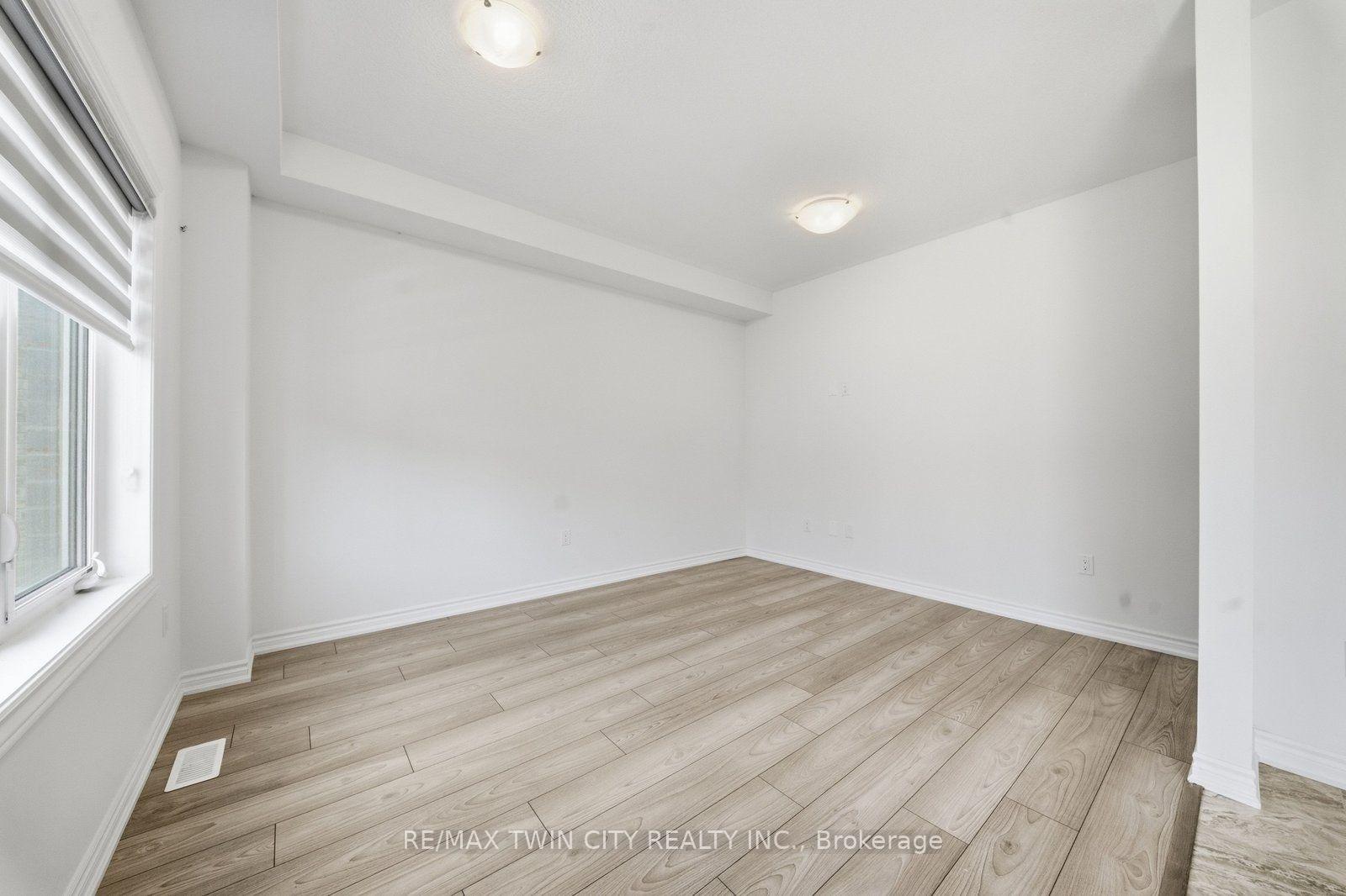 Photo 10 of 19 Tooker Drive, Brantford, Empire South — HOMEH
