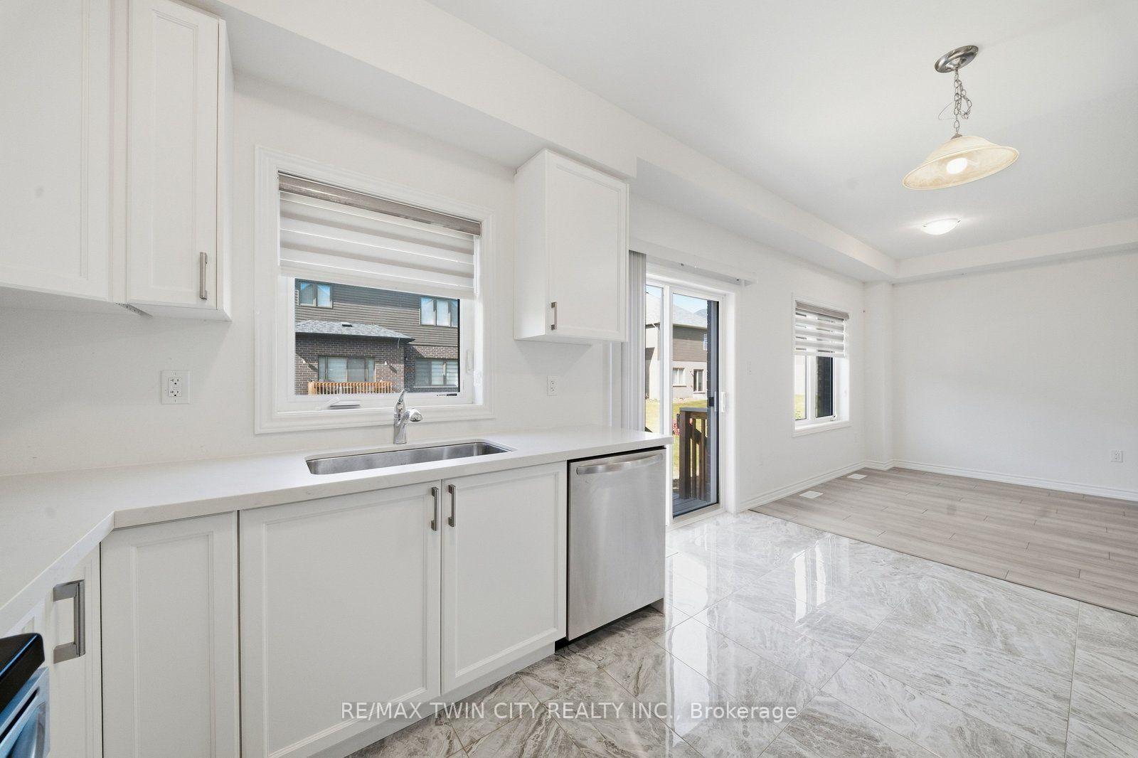 Photo 15 of 19 Tooker Drive, Brantford, Empire South — HOMEH