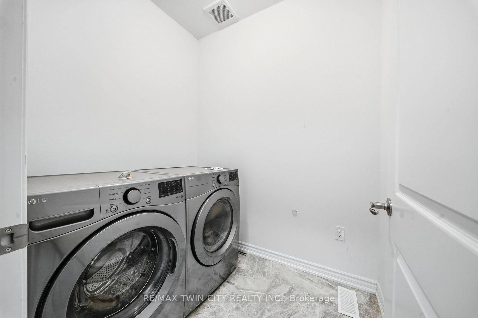 Photo 16 of 19 Tooker Drive, Brantford, Empire South — HOMEH