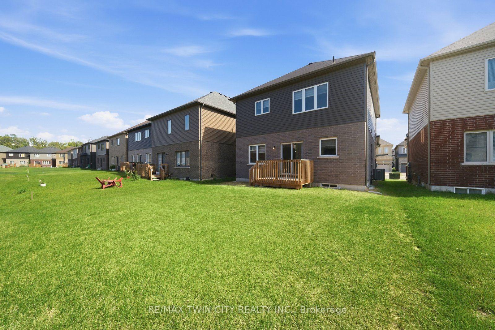 Photo 28 of 19 Tooker Drive, Brantford, Empire South — HOMEH