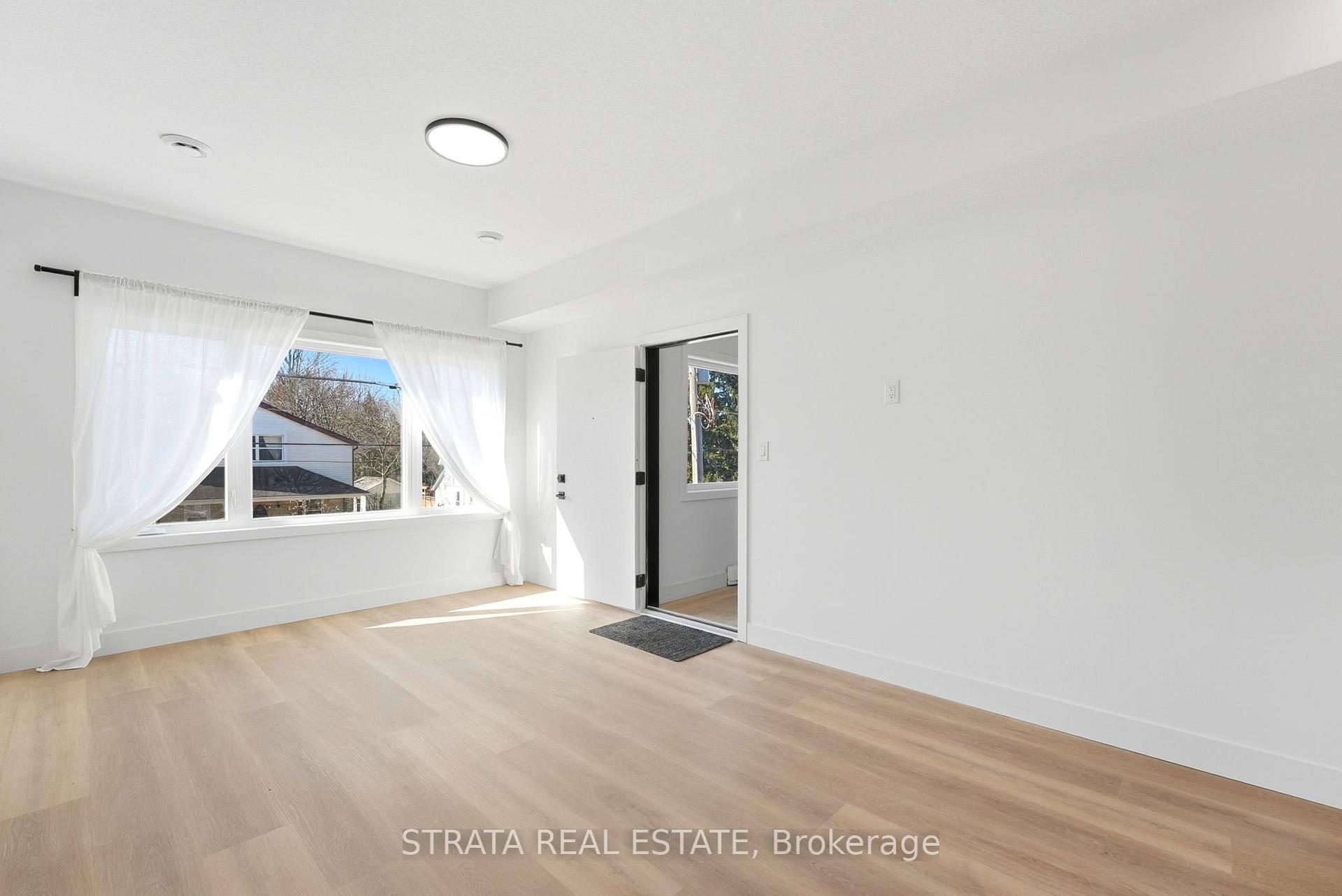 Photo 7 of 108 Briscoe Street E, London, South F — HOMEH