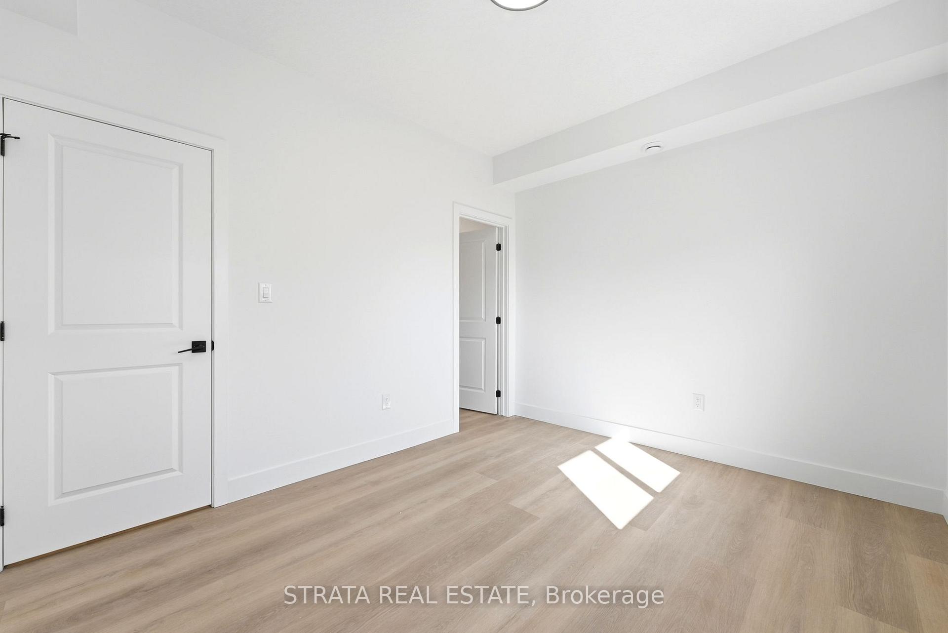 Photo 12 of 108 Briscoe Street E, London, South F — HOMEH