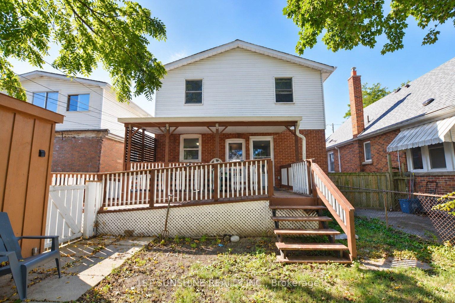 Photo 12 of 22 Parkside Drive, Hamilton, Westdale — HOMEH
