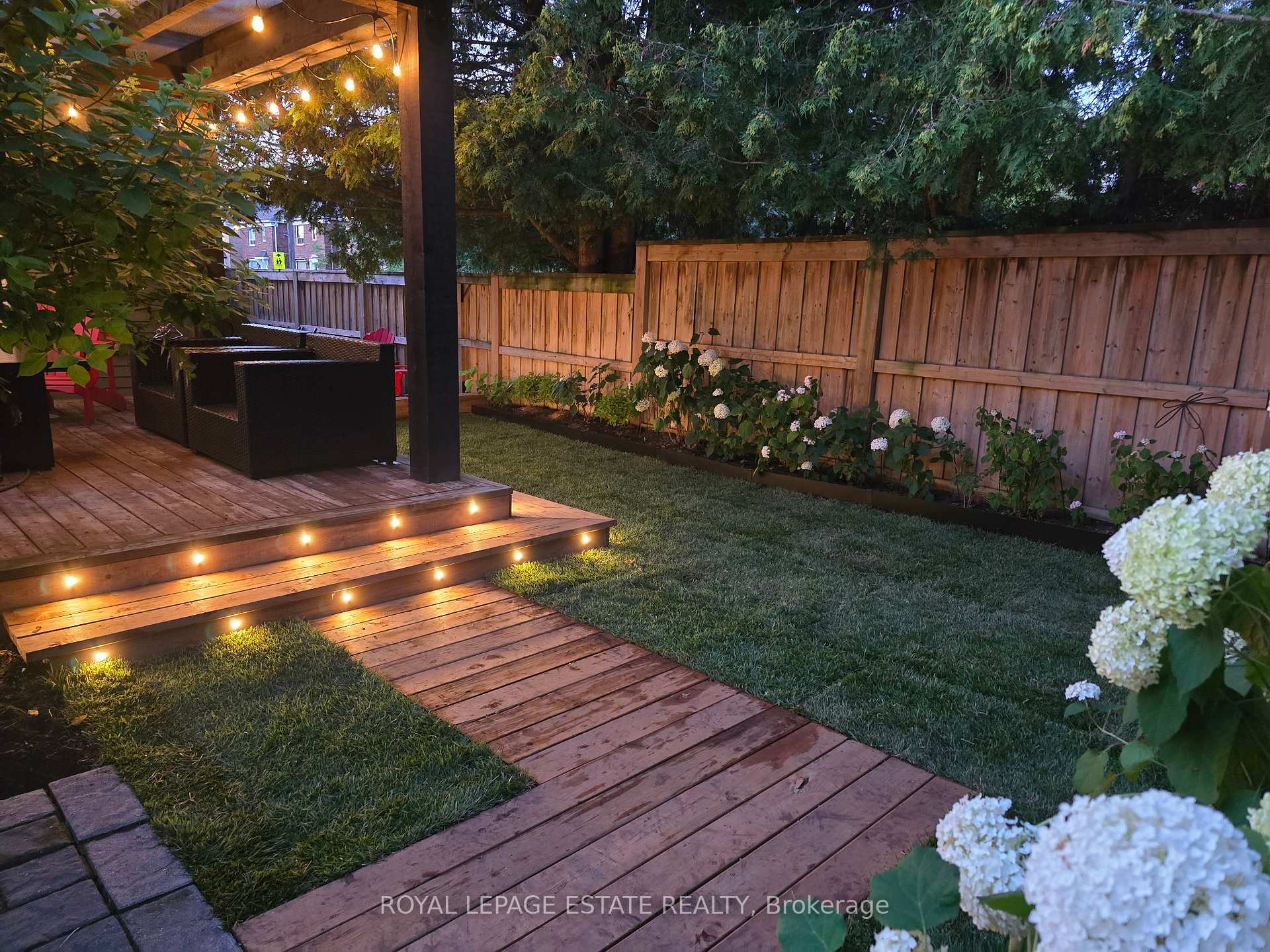 Photo 45 of 55 Winston Avenue, Scarborough, Birchcliffe-Cliffside — HOMEH