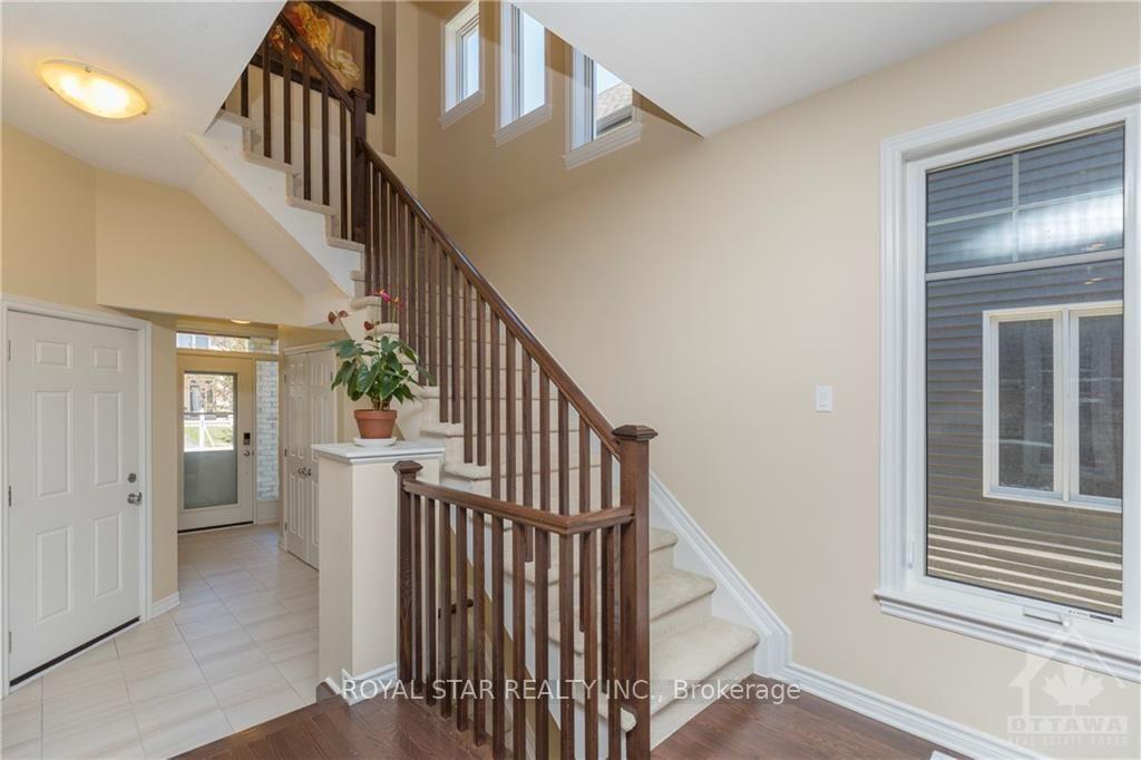 Photo 2 of 969 Bunchberry Way S, Ottawa, Blossom Park/Kemp Park/Findlay Creek — HOMEH