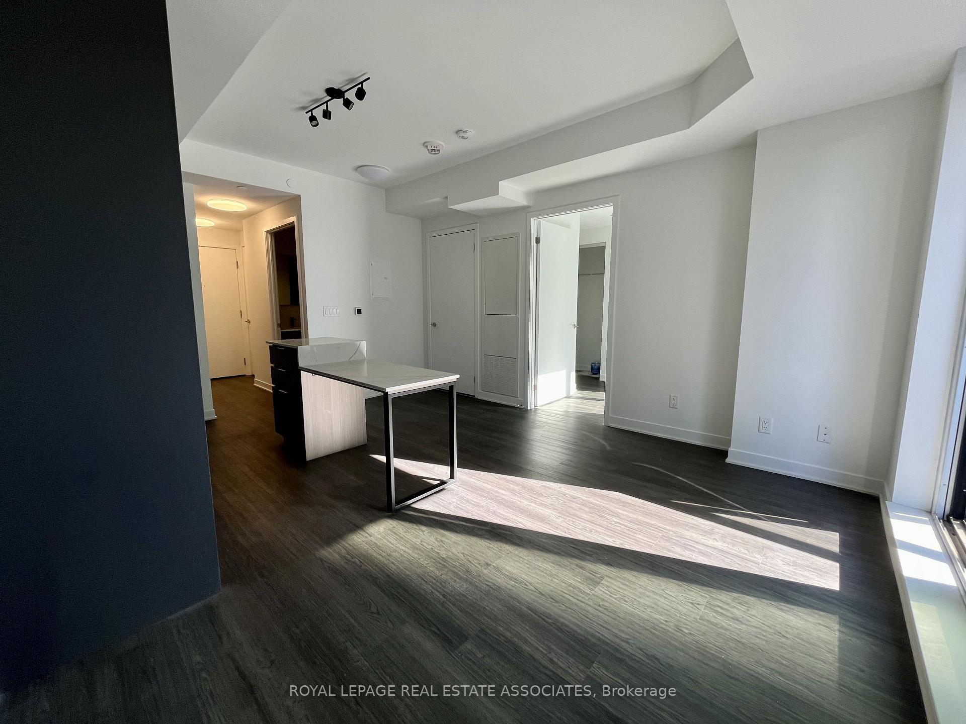 Photo 4 of Unit 409, 185 Alberta Avenue, Toronto, Oakwood Village — HOMEH