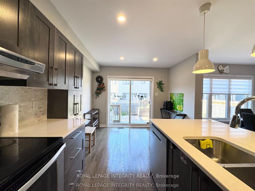 Photo 17 of 111 Sweetwater Lane, Ottawa, Kanata - Kanata Lakes/Heritage Hills — HOMEH