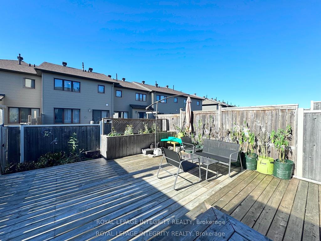 Photo 32 of 111 Sweetwater Lane, Ottawa, Kanata - Kanata Lakes/Heritage Hills — HOMEH