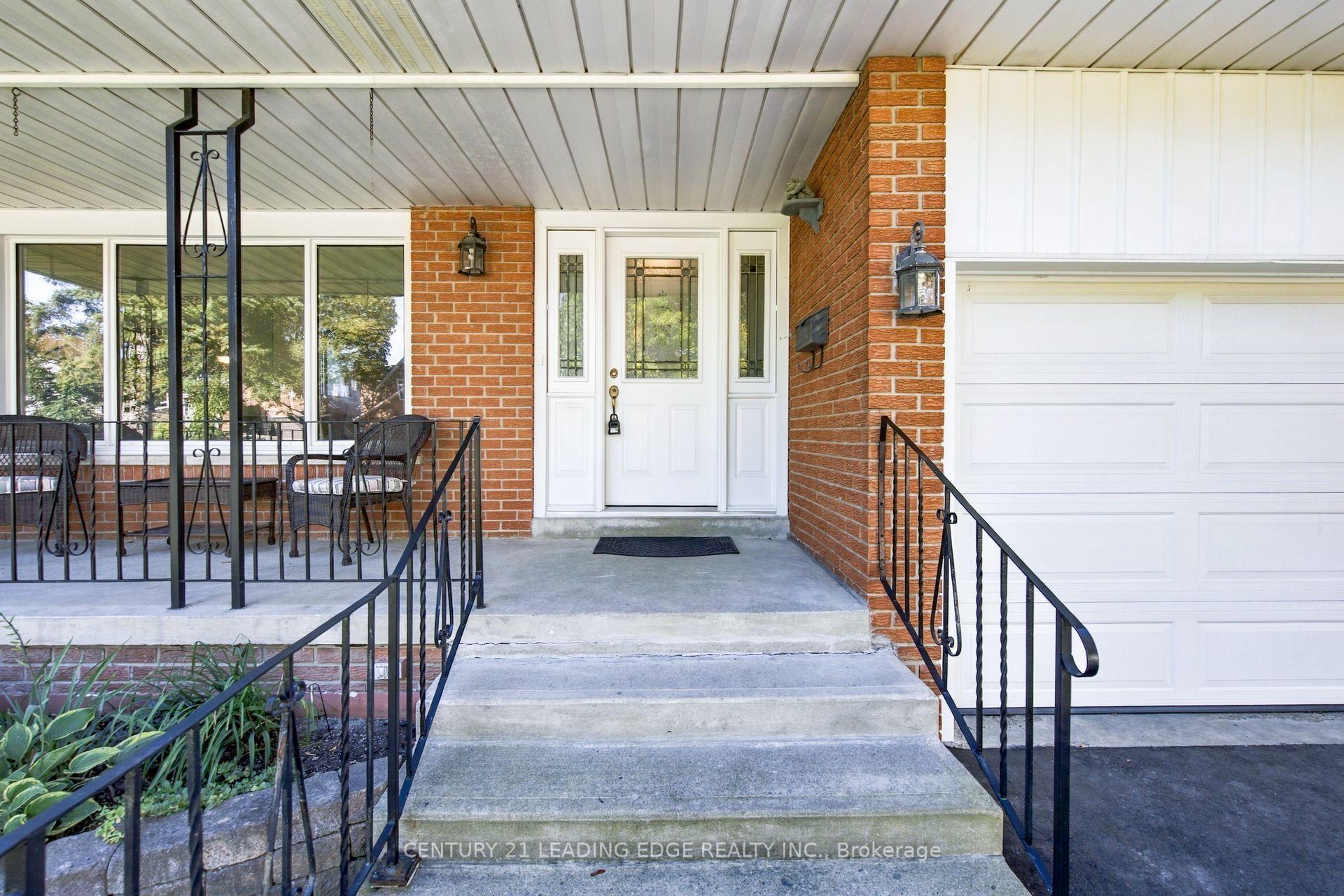 Photo 4 of 90 Pringle Avenue, Markham, Markham Village — HOMEH