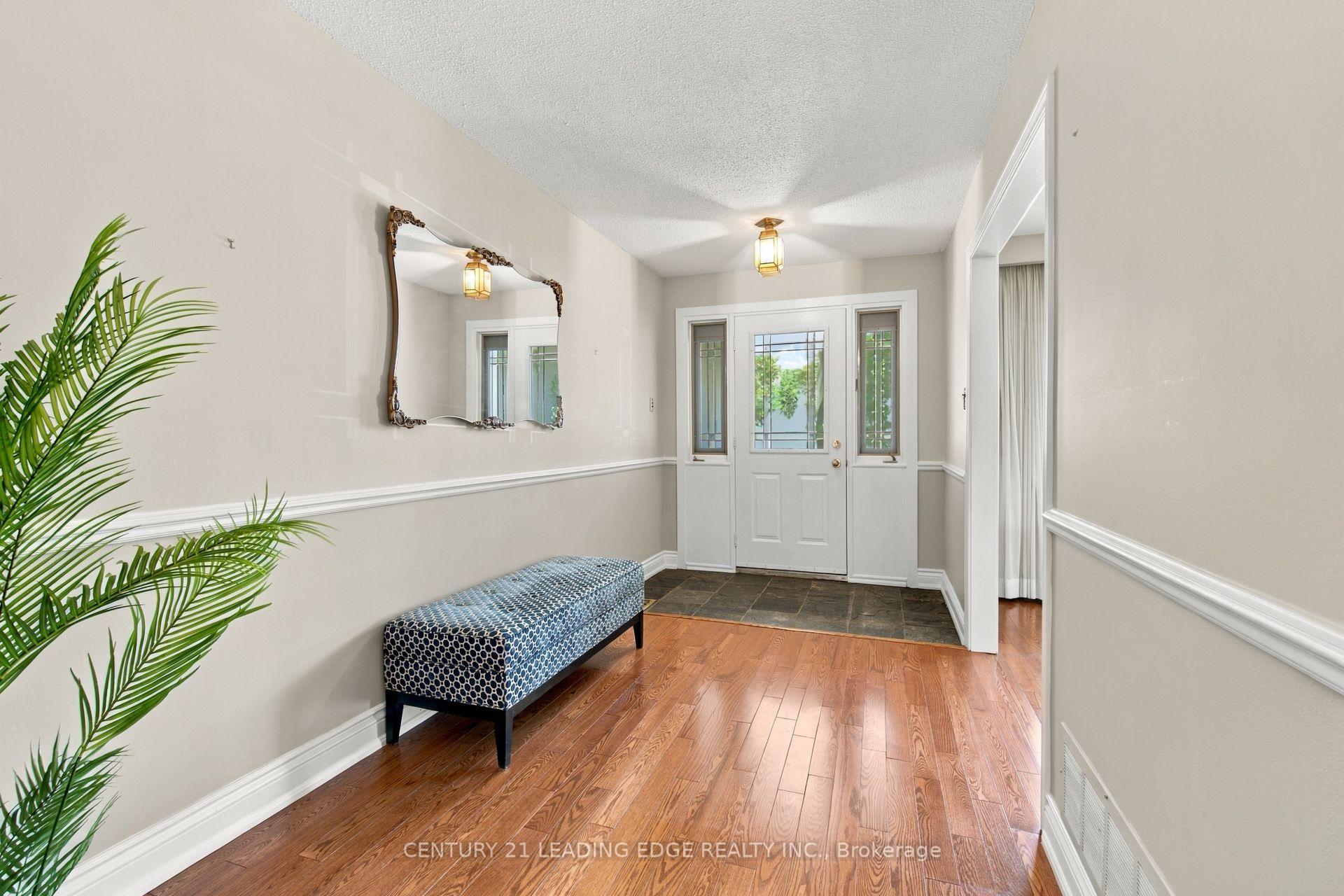 Photo 7 of 90 Pringle Avenue, Markham, Markham Village — HOMEH