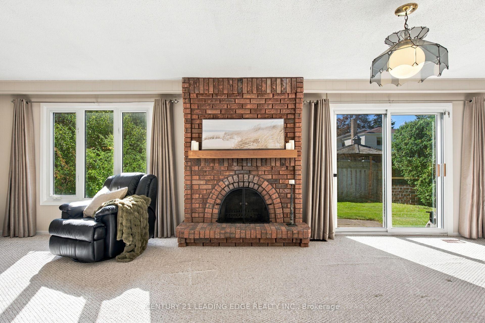 Photo 10 of 90 Pringle Avenue, Markham, Markham Village — HOMEH