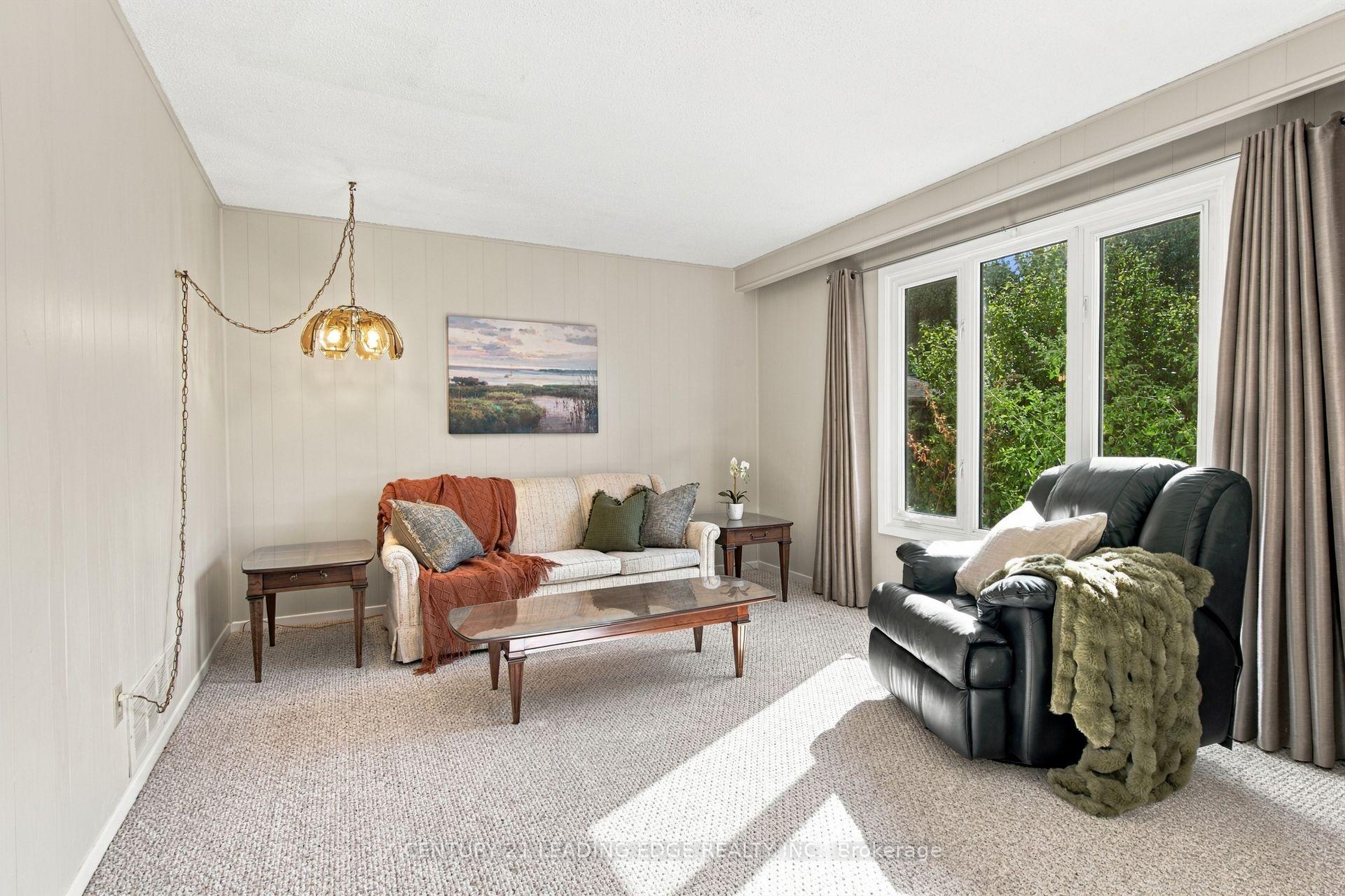 Photo 11 of 90 Pringle Avenue, Markham, Markham Village — HOMEH