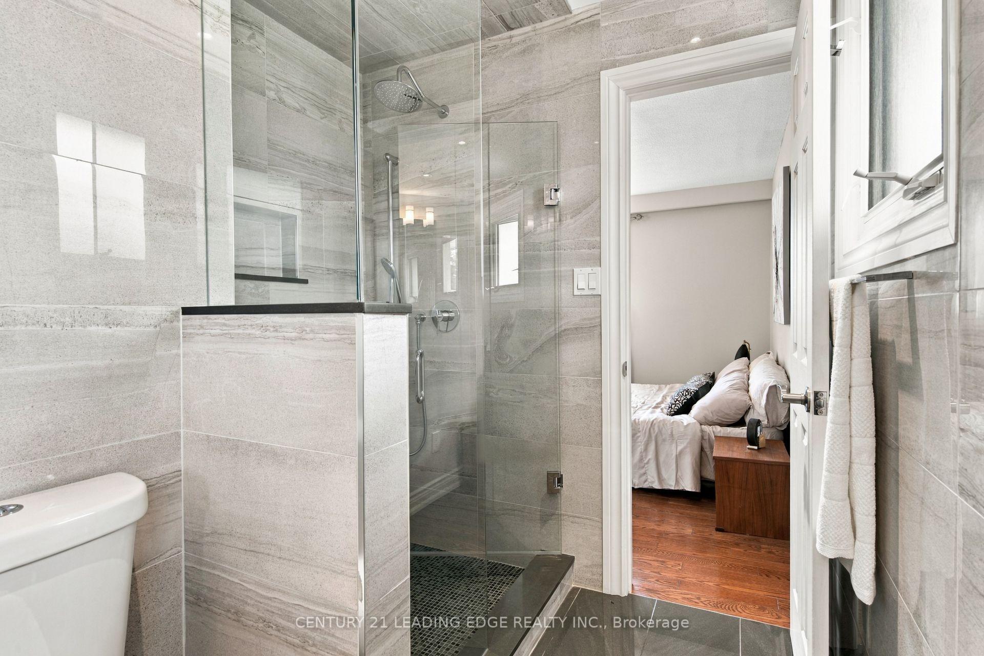 Photo 24 of 90 Pringle Avenue, Markham, Markham Village — HOMEH