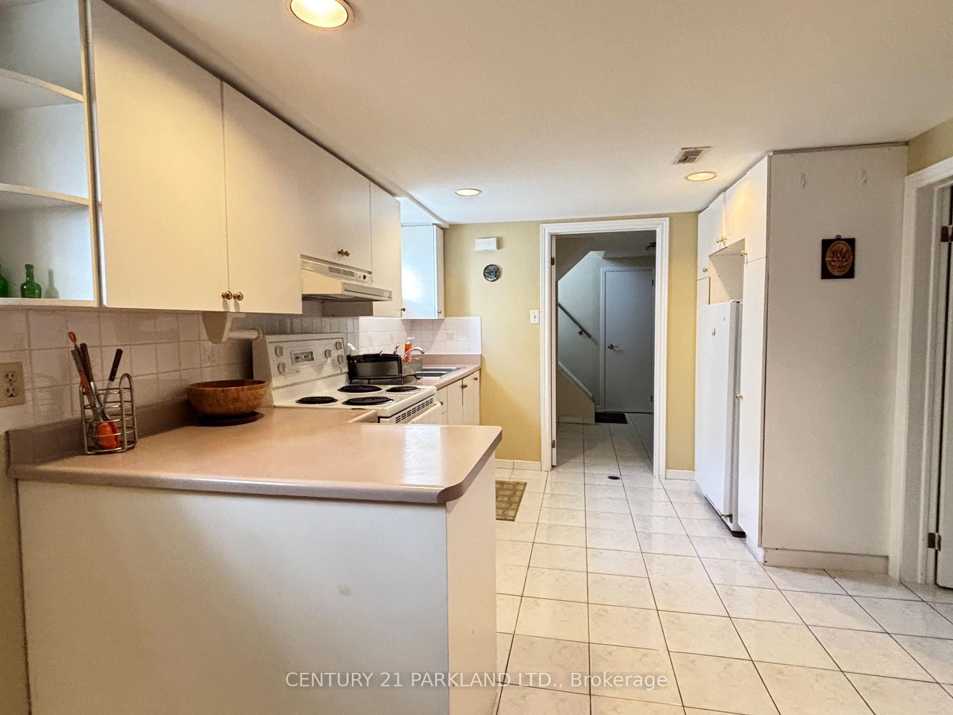 Photo 14 of 14 Orlando Boulevard, Scarborough, Wexford-Maryvale — HOMEH