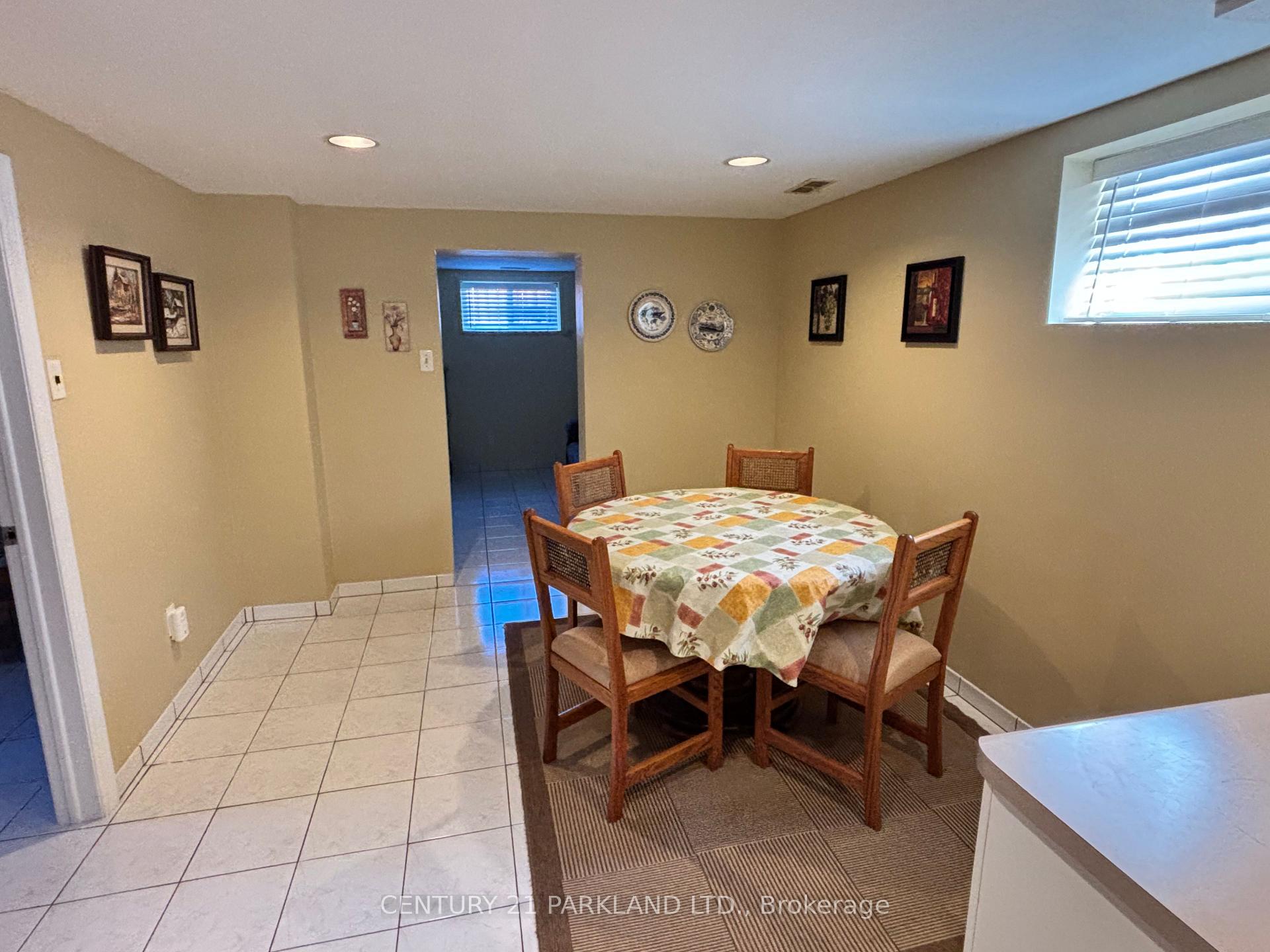 Photo 15 of 14 Orlando Boulevard, Scarborough, Wexford-Maryvale — HOMEH