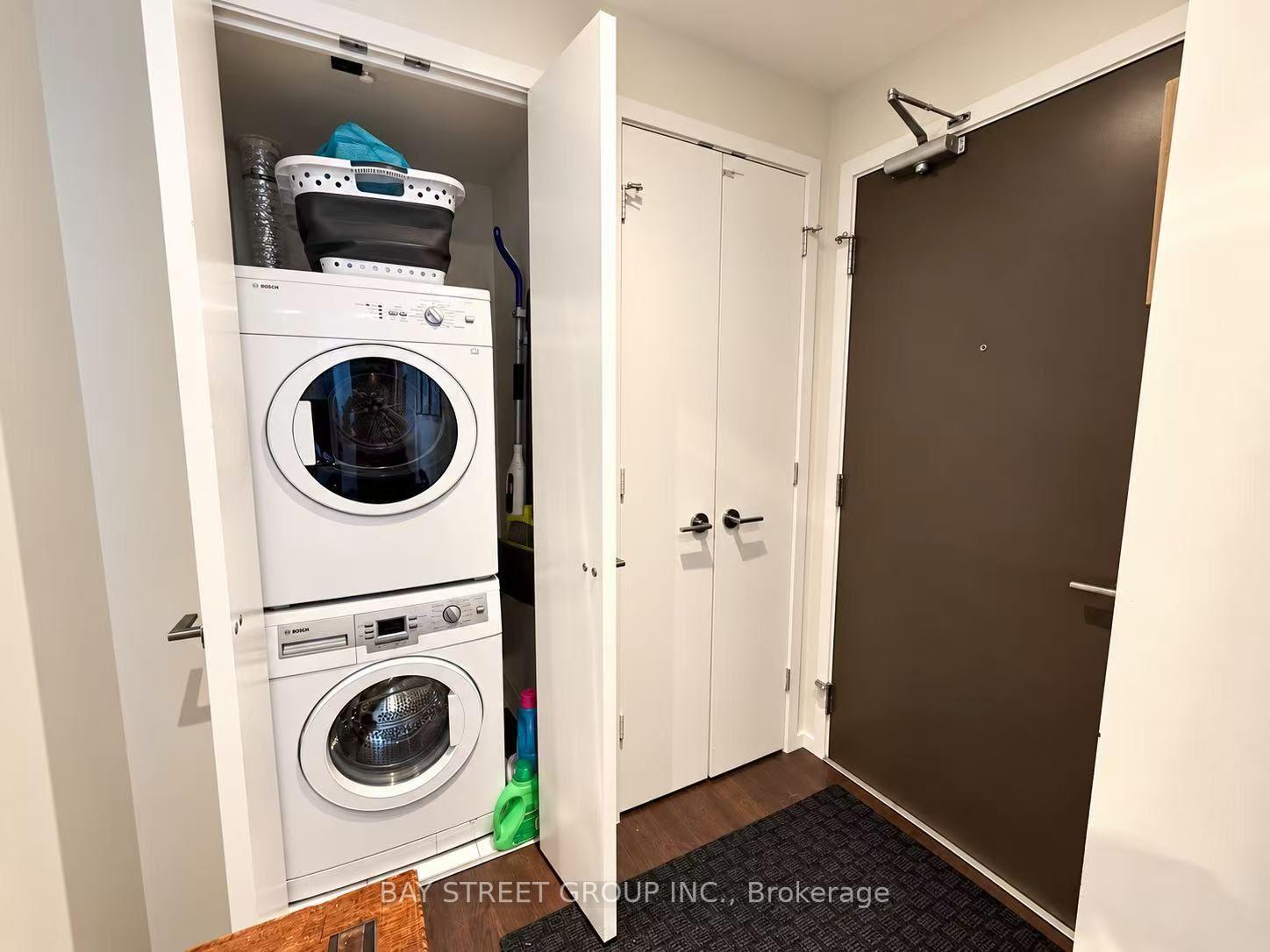 Photo 3 of Unit 4210, 101 Charles Street E, Toronto, Church-Yonge Corridor — HOMEH