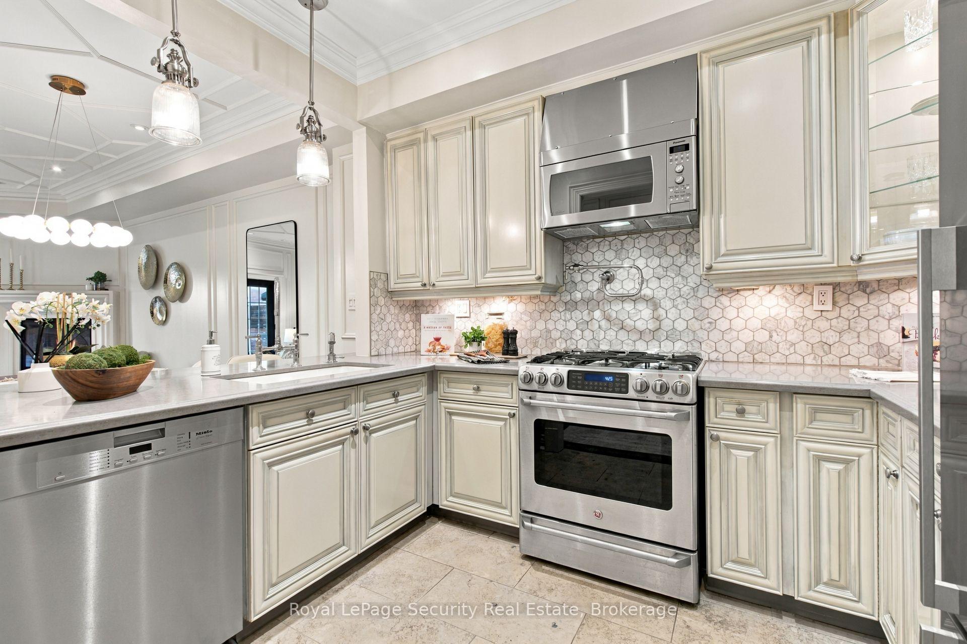 Photo 77 of Unit 16, 645 Davenport Road, Toronto, Casa Loma — HOMEH