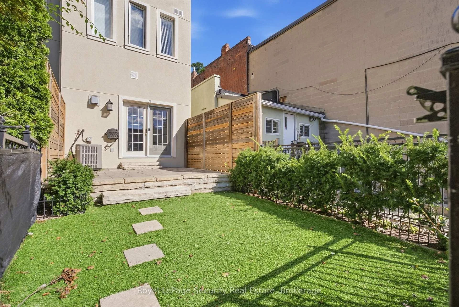 Photo 7 of Unit 16, 645 Davenport Road, Toronto, Casa Loma — HOMEH