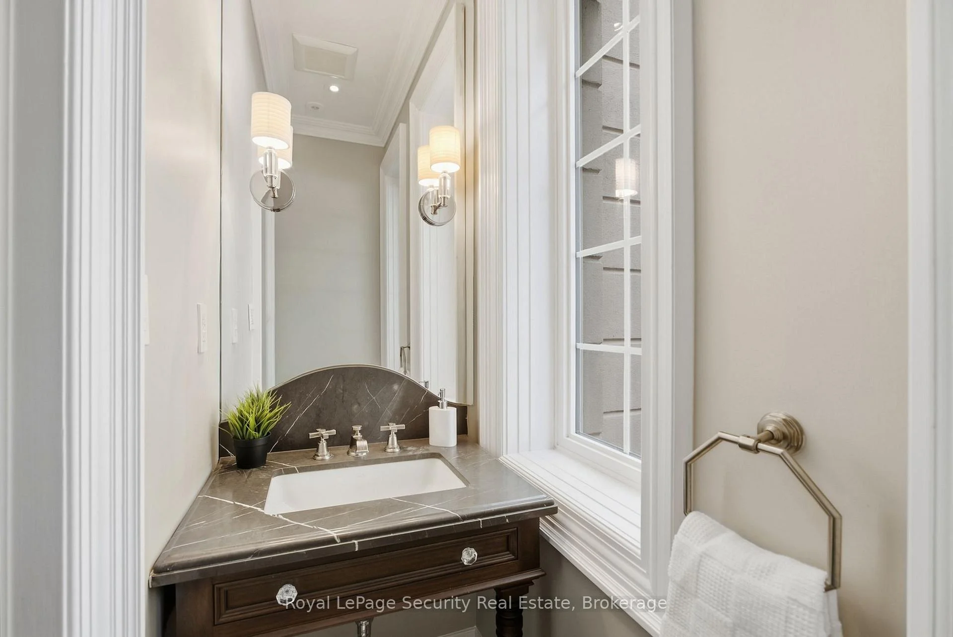 Photo 22 of Unit 16, 645 Davenport Road, Toronto, Casa Loma — HOMEH