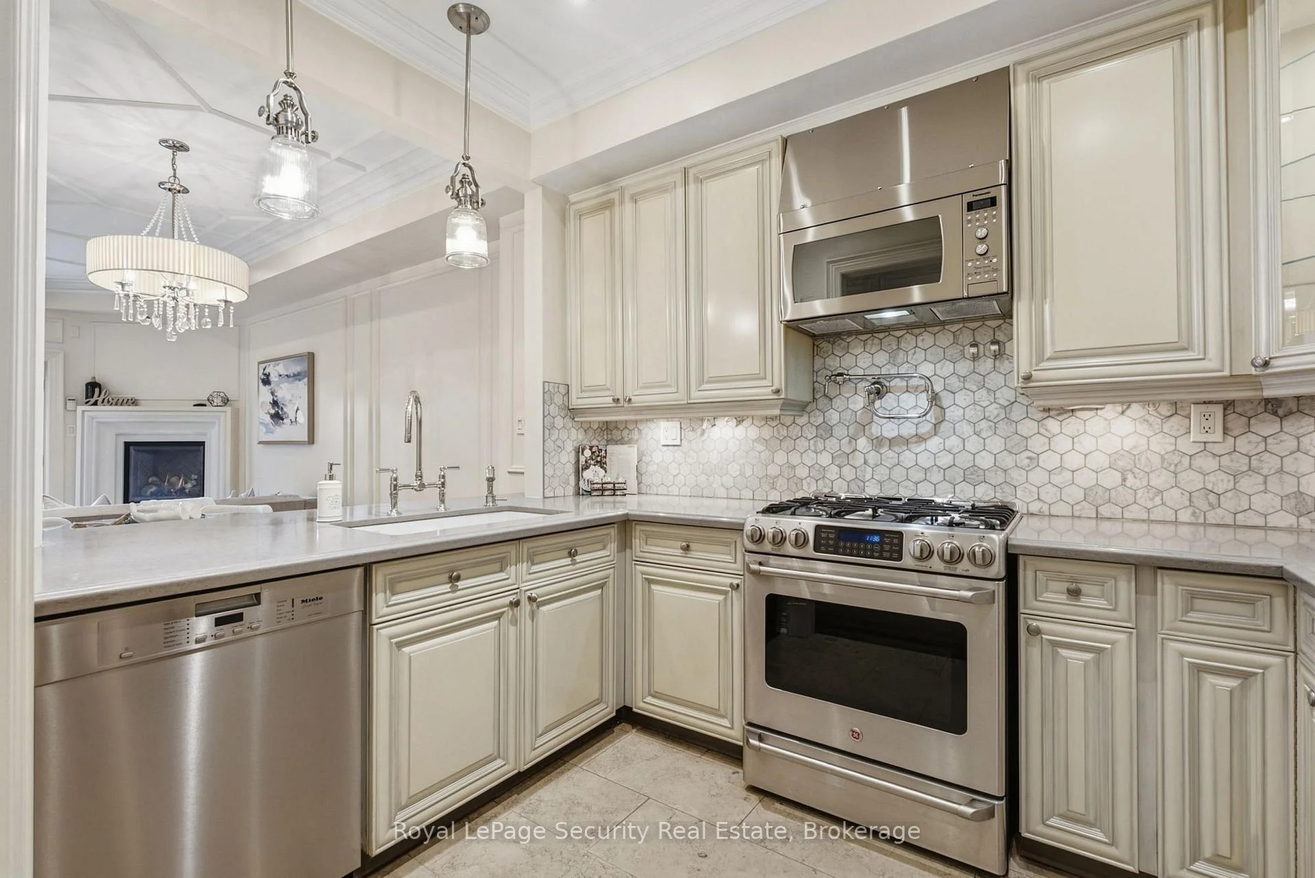 Photo 35 of Unit 16, 645 Davenport Road, Toronto, Casa Loma — HOMEH