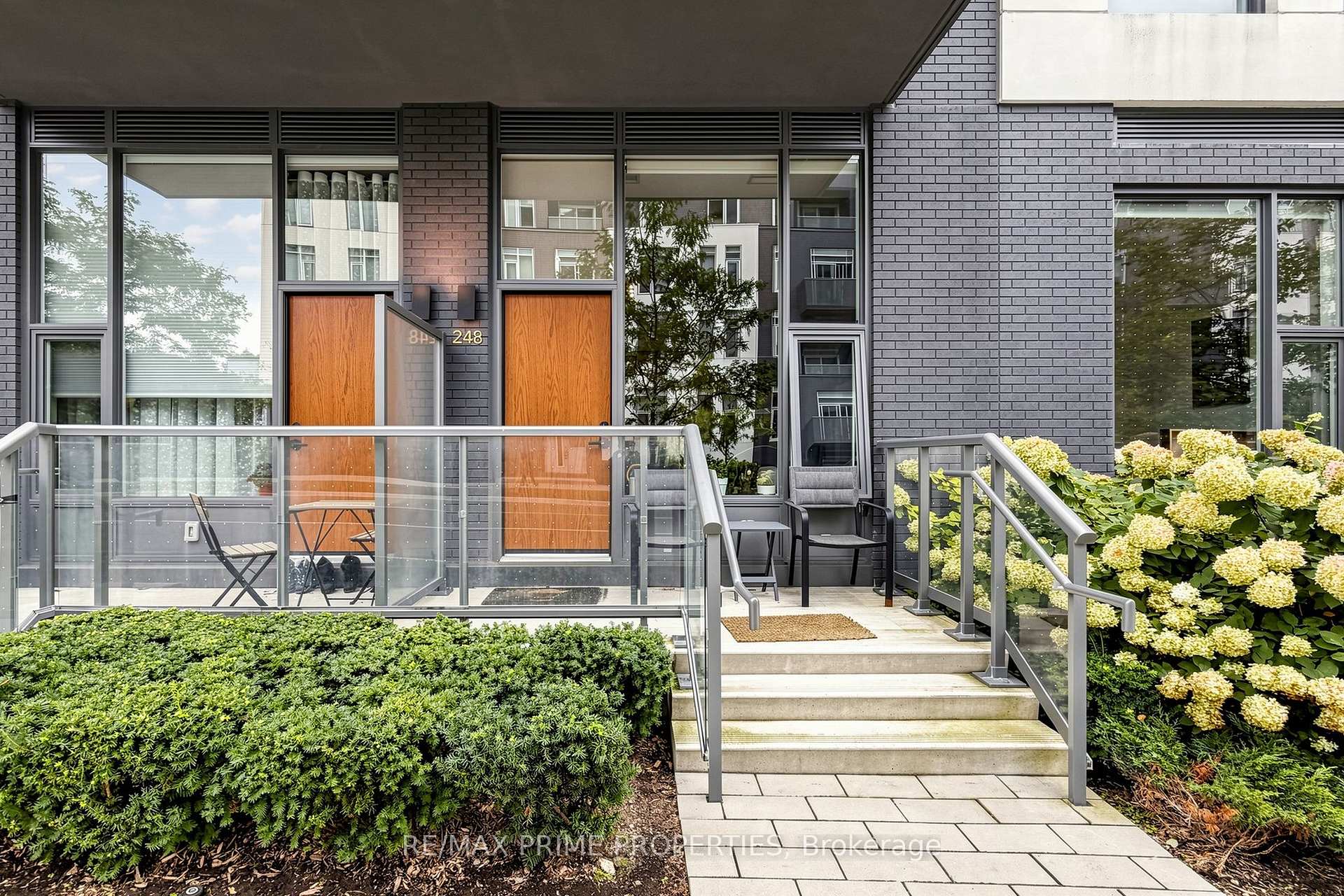 Photo 12 of Unit 19, 25 Adra Grado Way, North York, Bayview Village — HOMEH